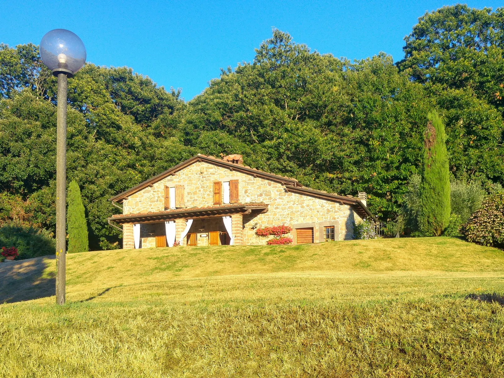 Belvedere (BLU101)-Outside
