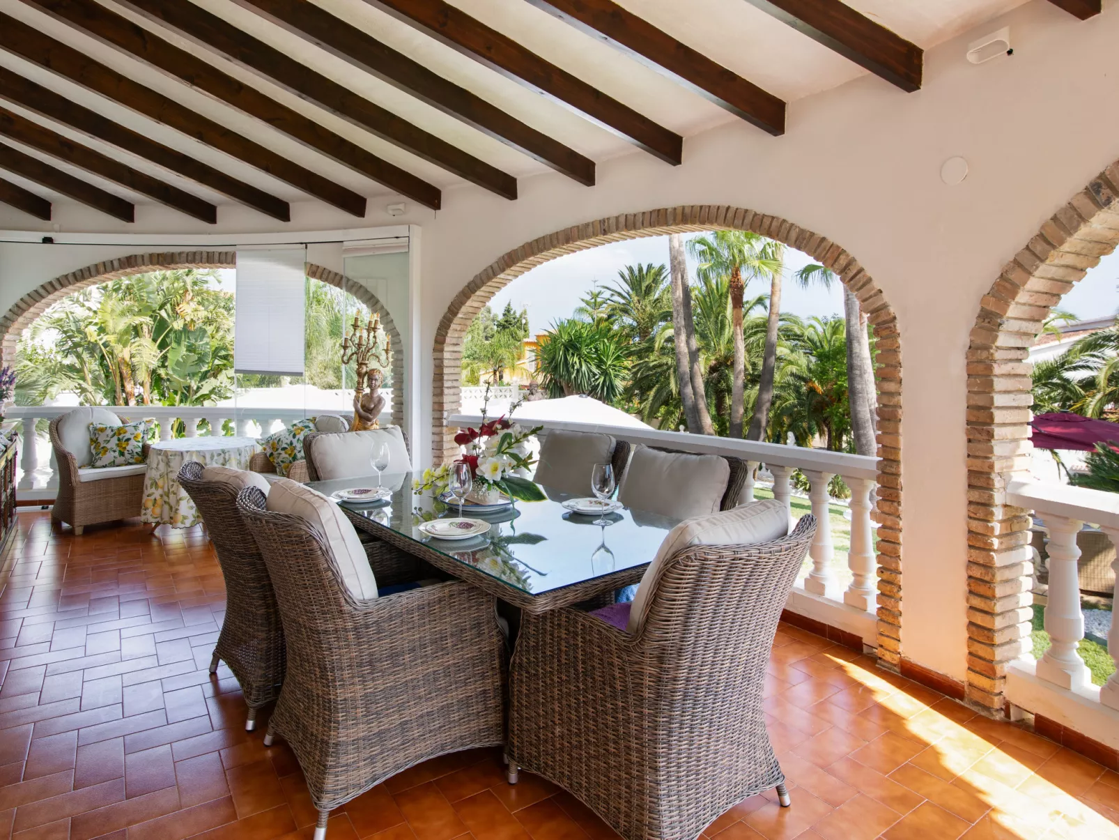 Villa Jolanda-Outside