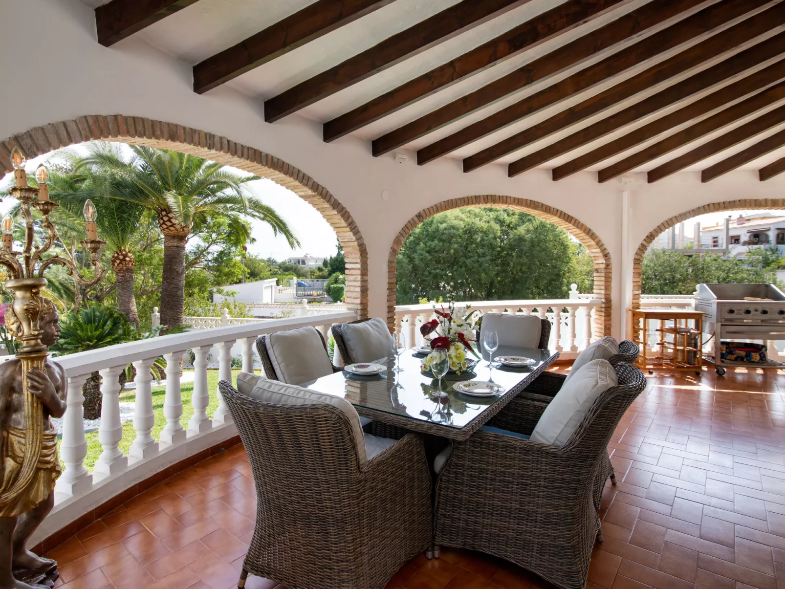 Villa Jolanda-Outside
