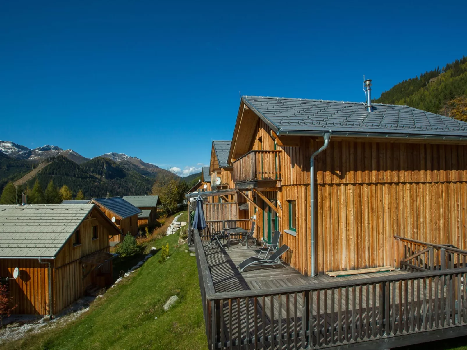 Premium #7 mit IR-Sauna&Sprudelbad-Outside