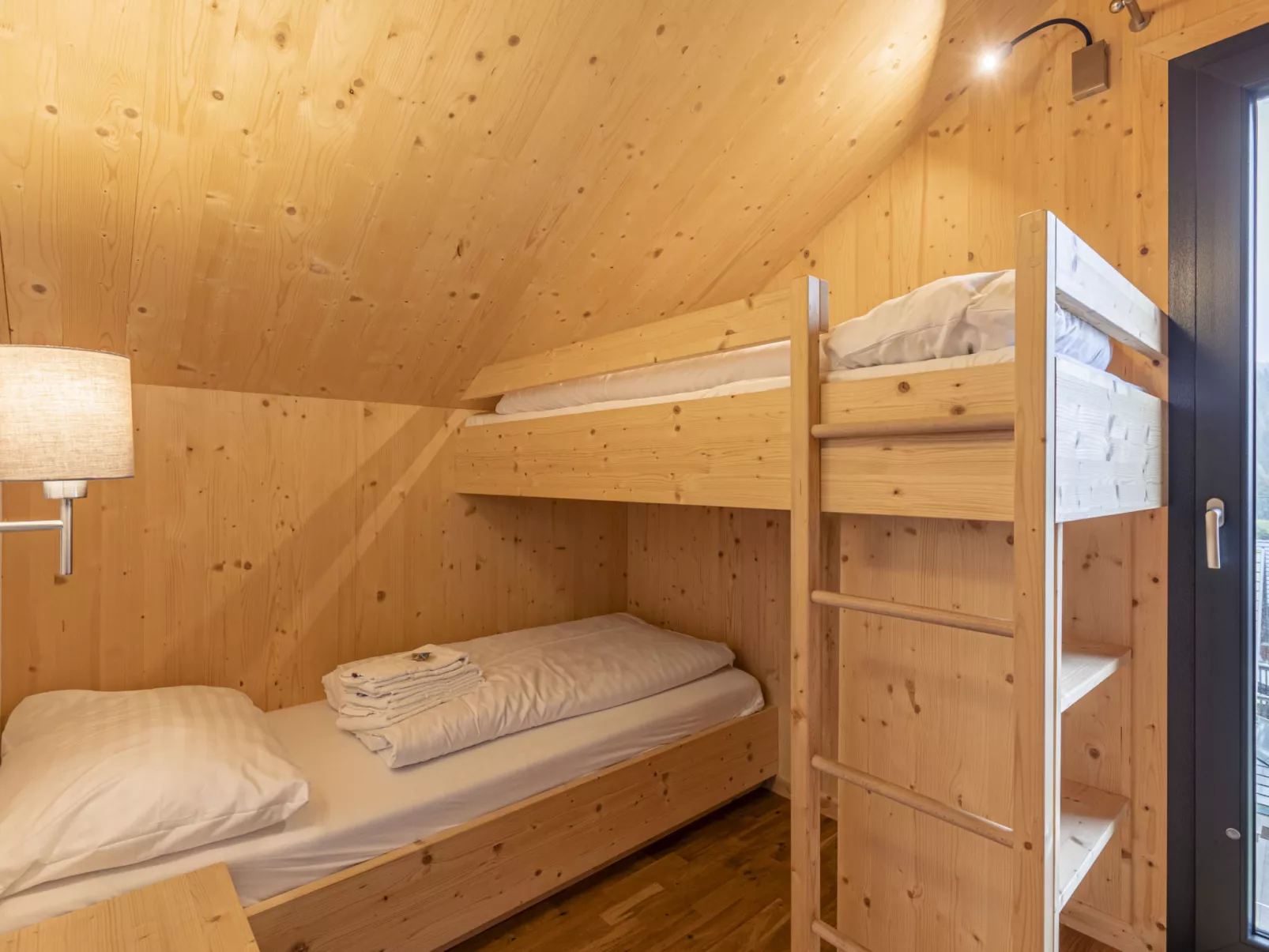 Superior #2 mit IR-Sauna & Sprudelbad-Inside