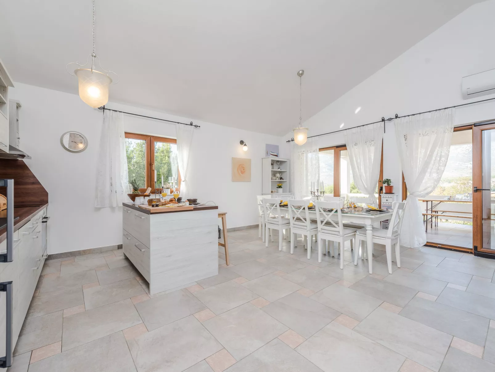 Velebit-Inside