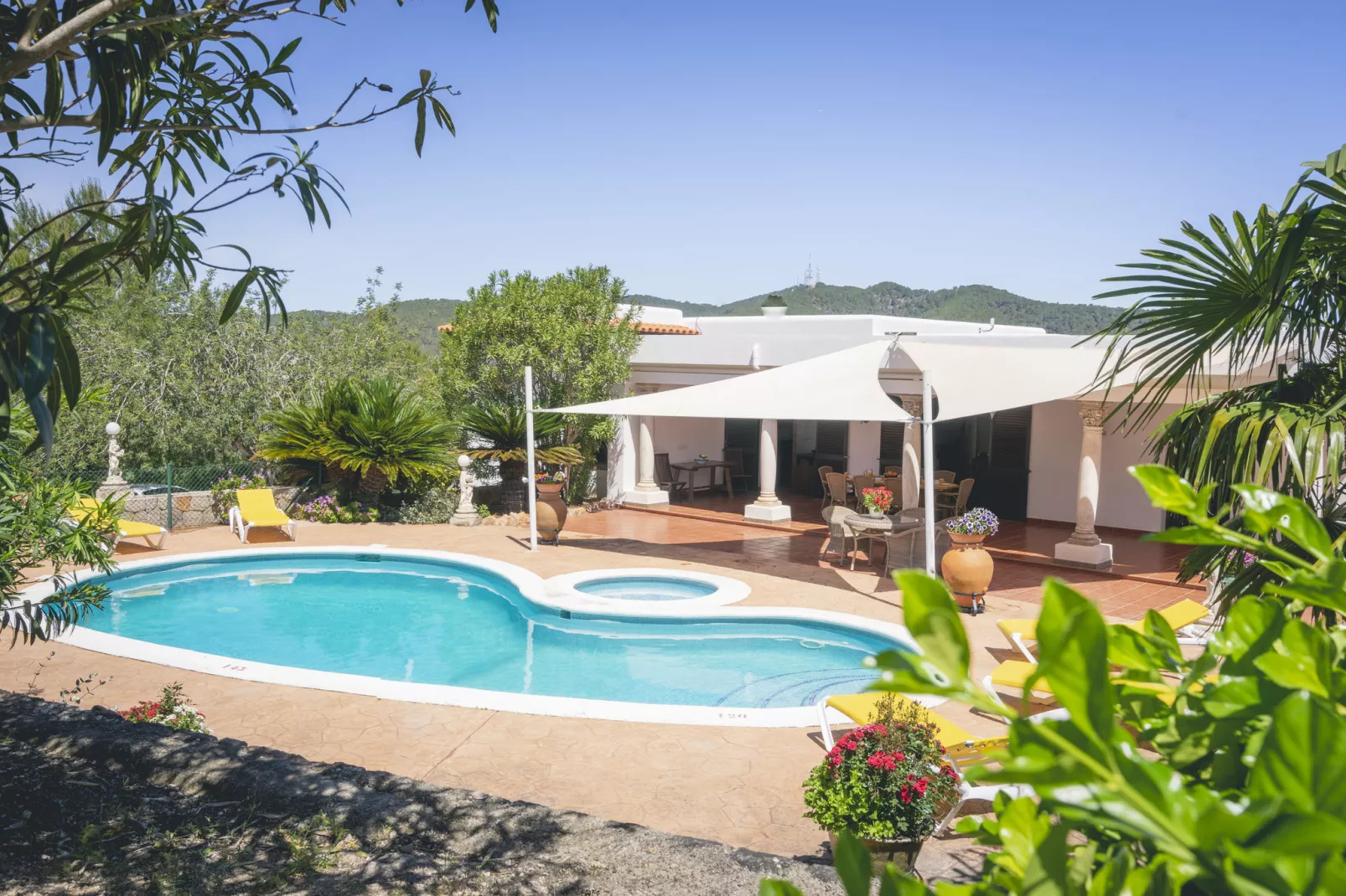 Can Vich II-Exterior in summer