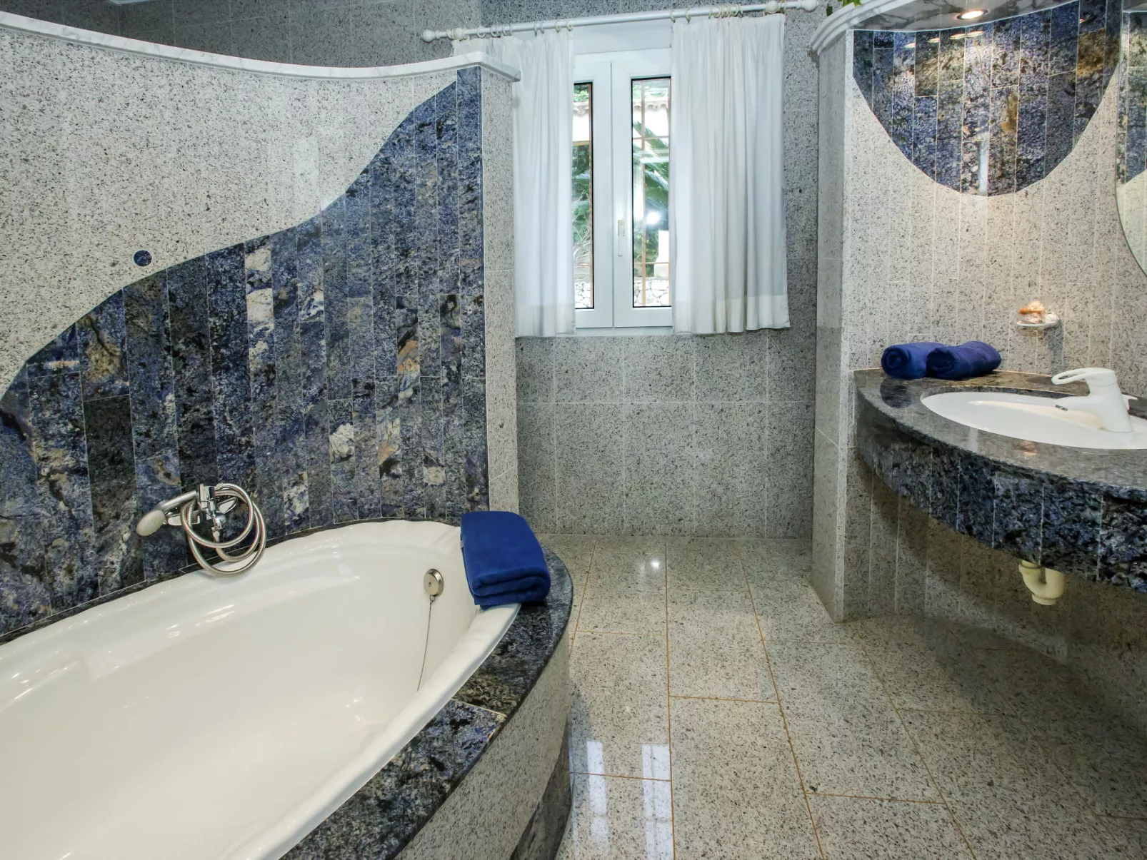 Villa Rosa-Inside
