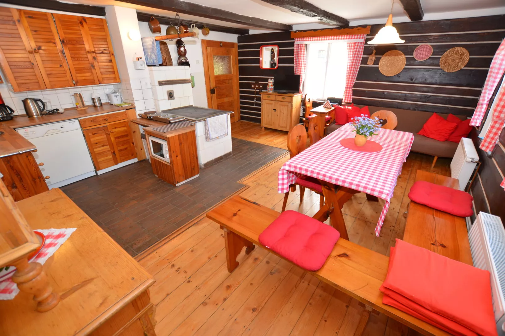 Jablon-Dining room