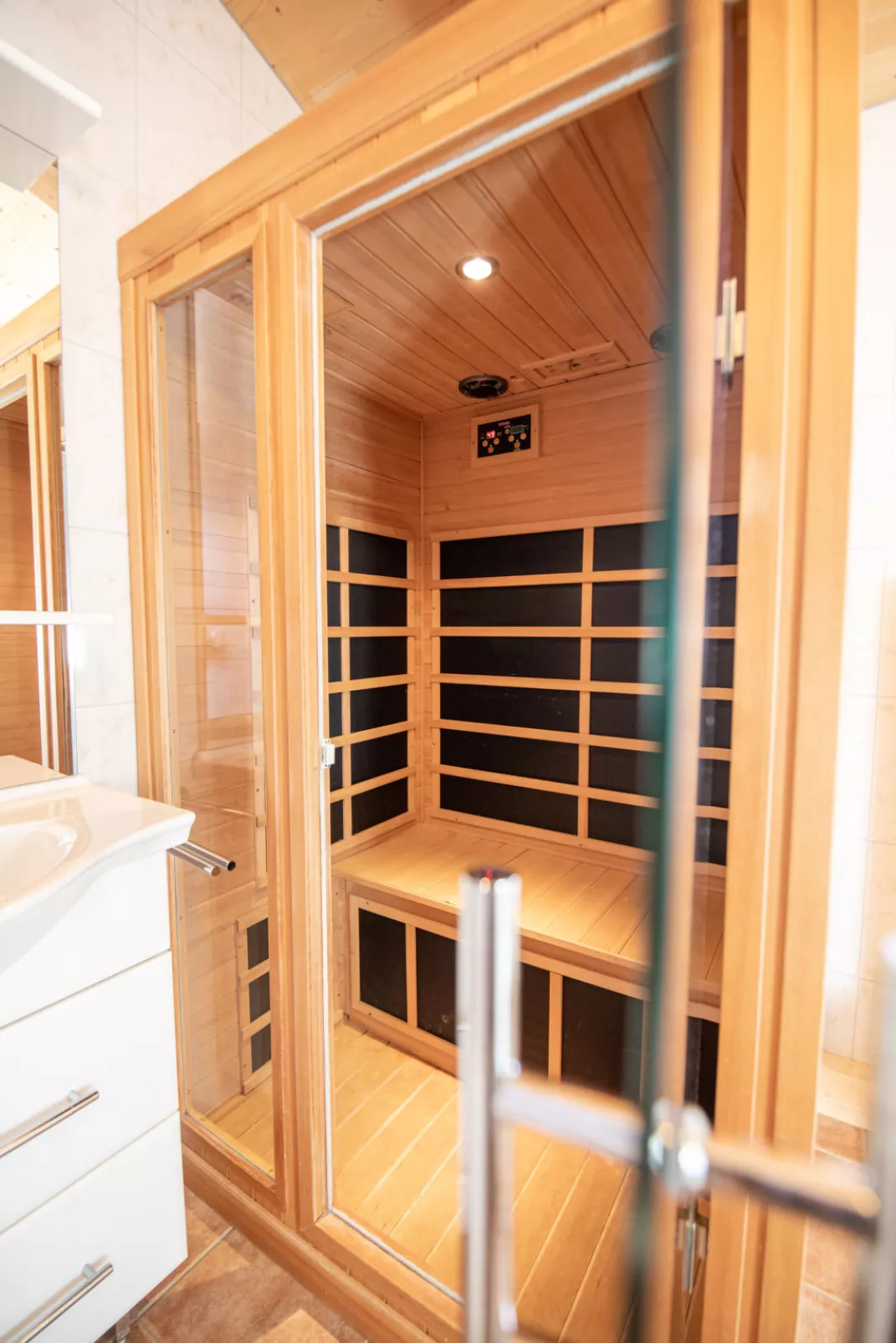 Premium #14 mit IR-Sauna-Inside