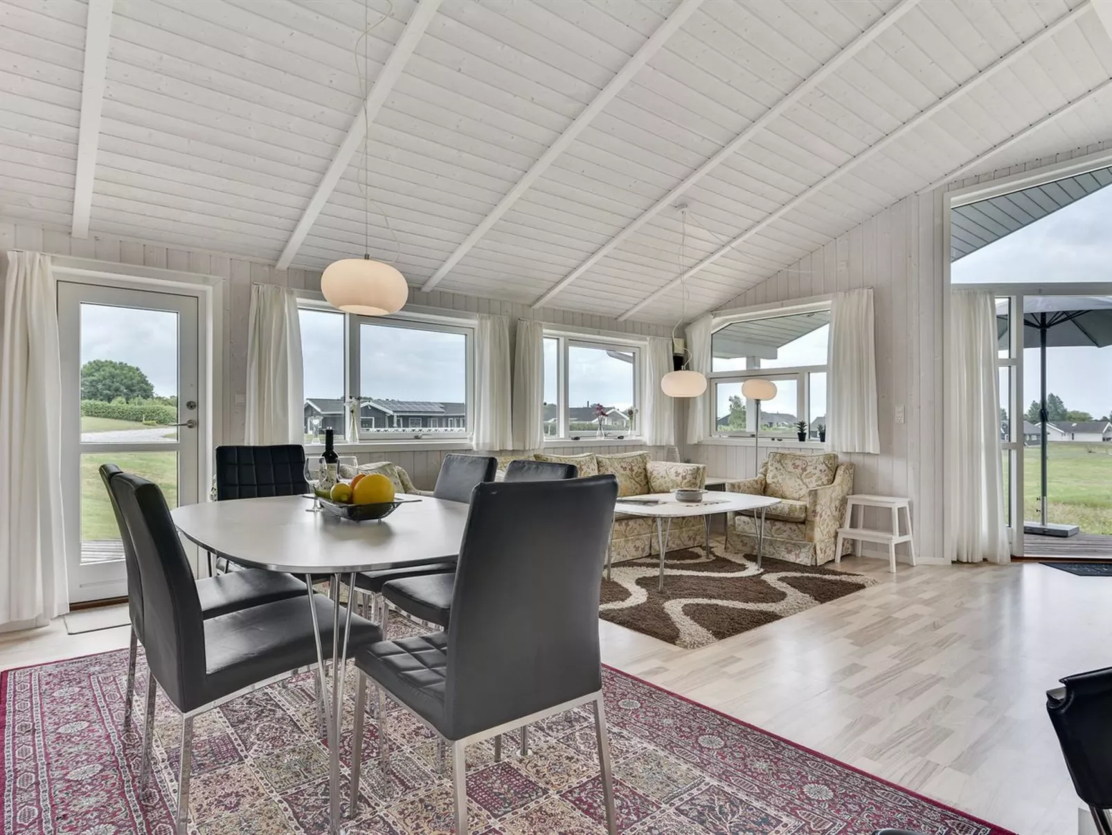 "Sisko" - 600m from the sea-Inside