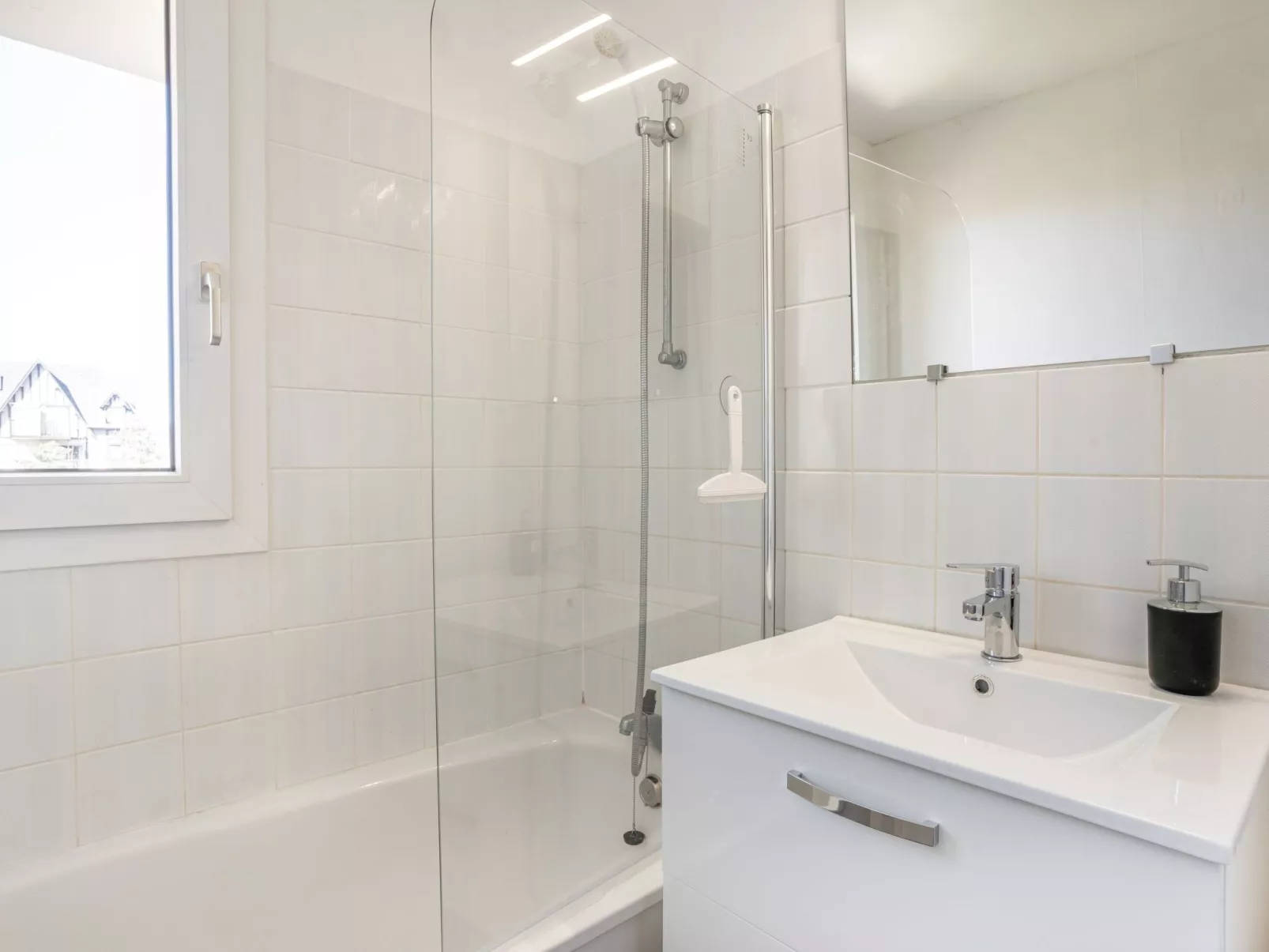 Le Clos Mathilde-Inside