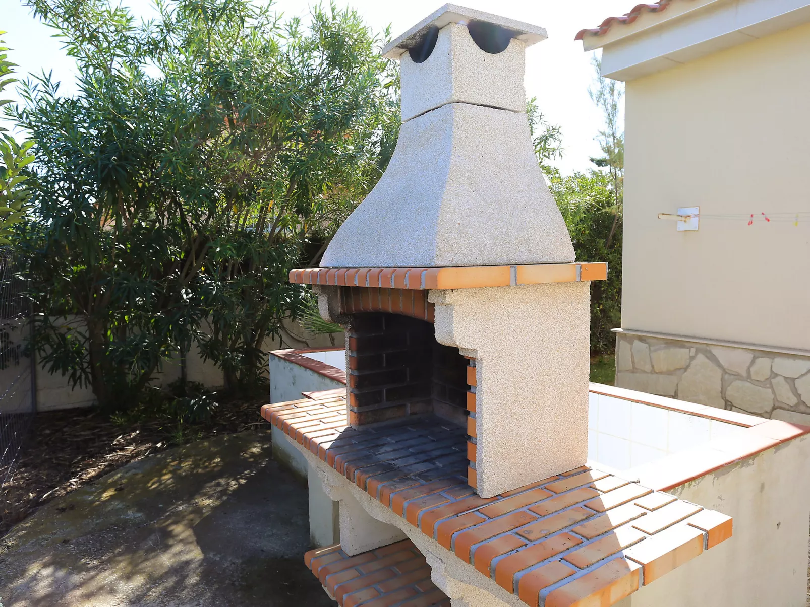 Jardi-Outside