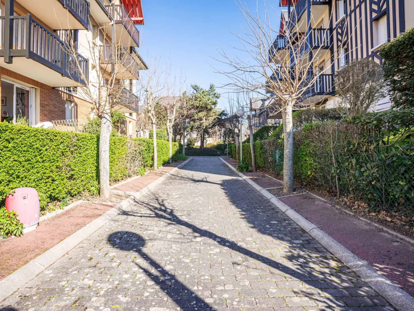 Le Clos Mathilde-Outside