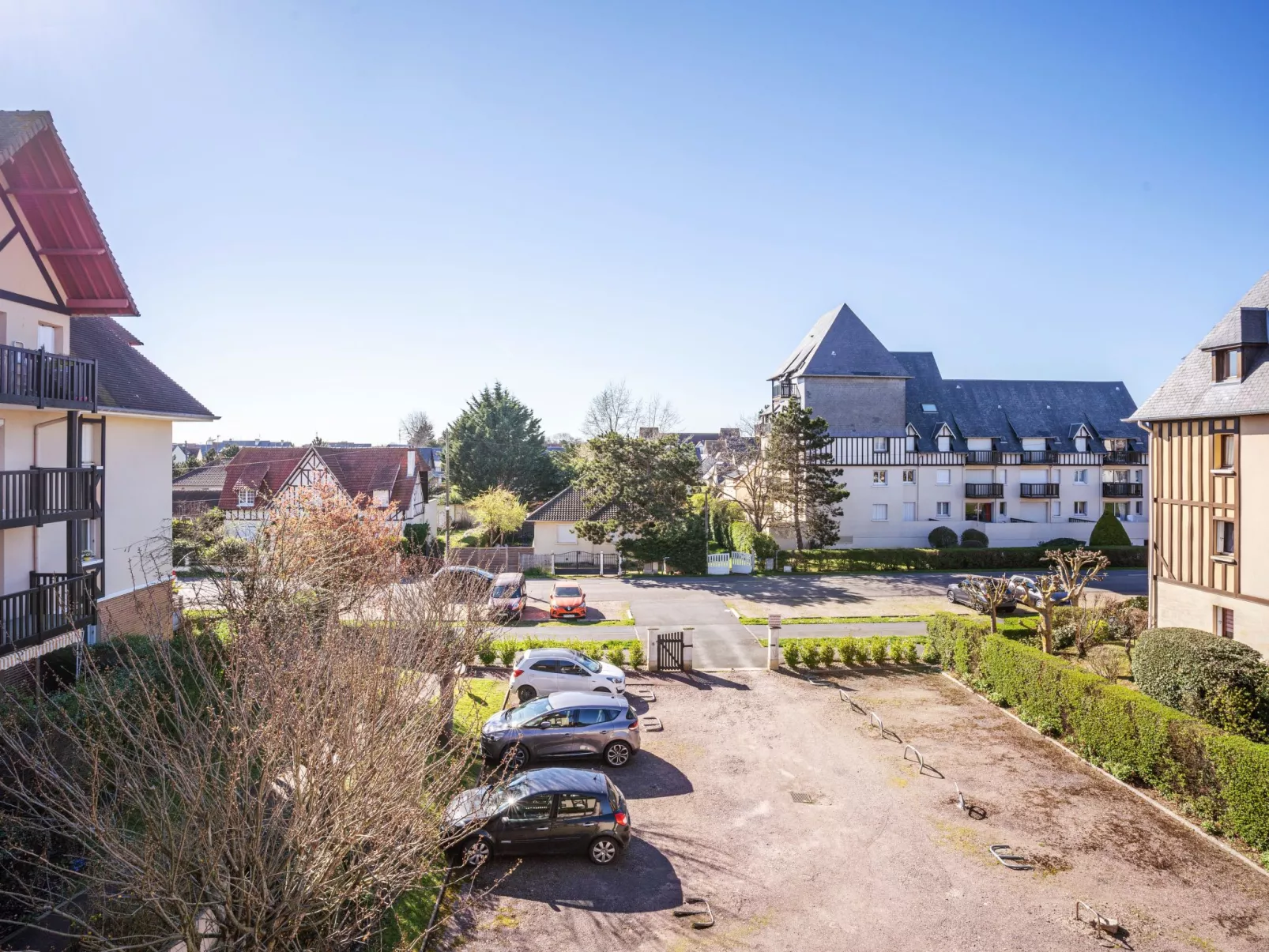 Le Clos Mathilde-Outside
