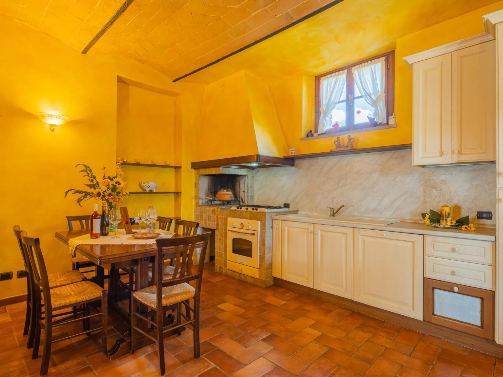 Casa Daniela (GAM310)-Inside