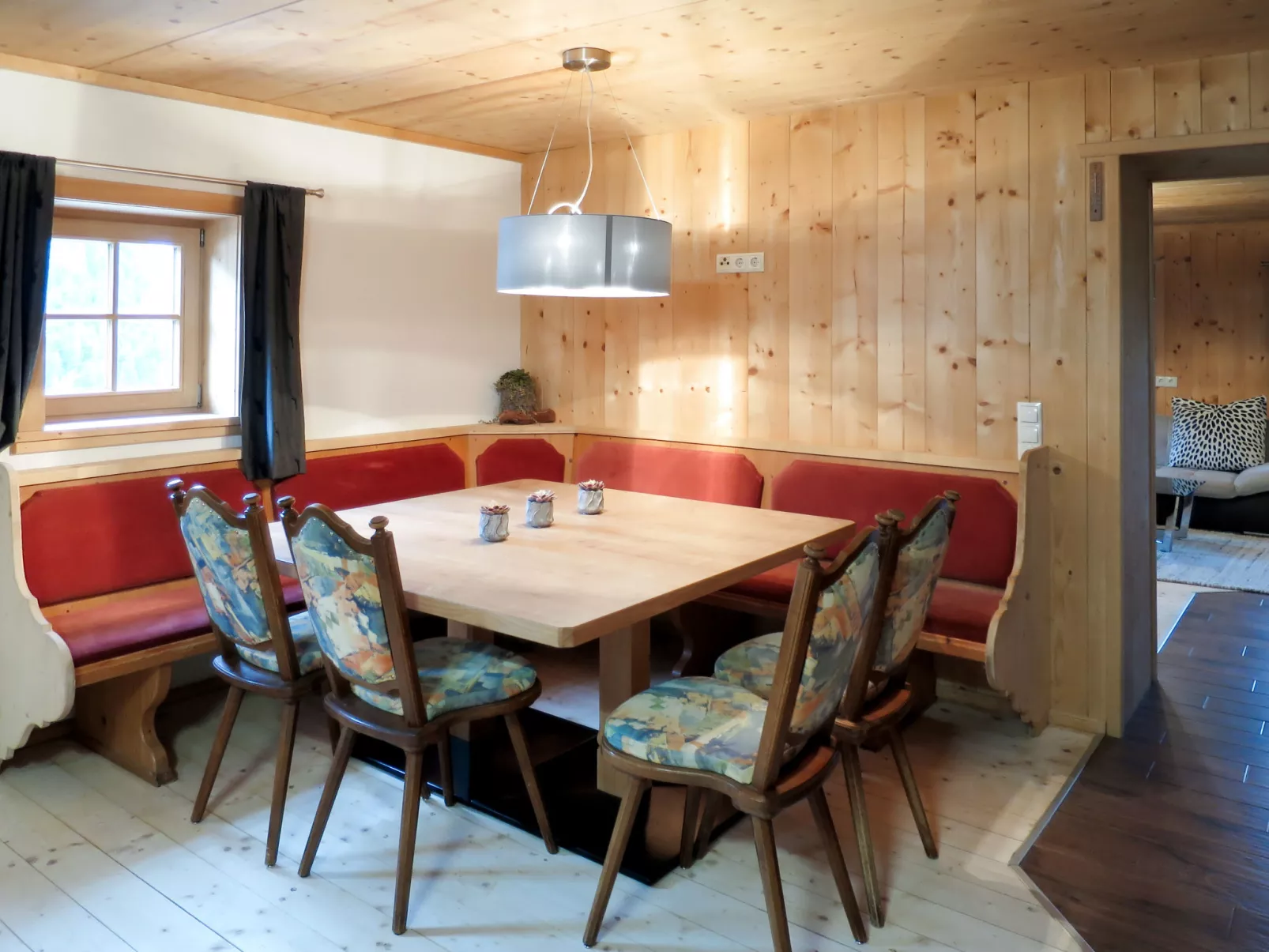 Alm Chalet-Inside