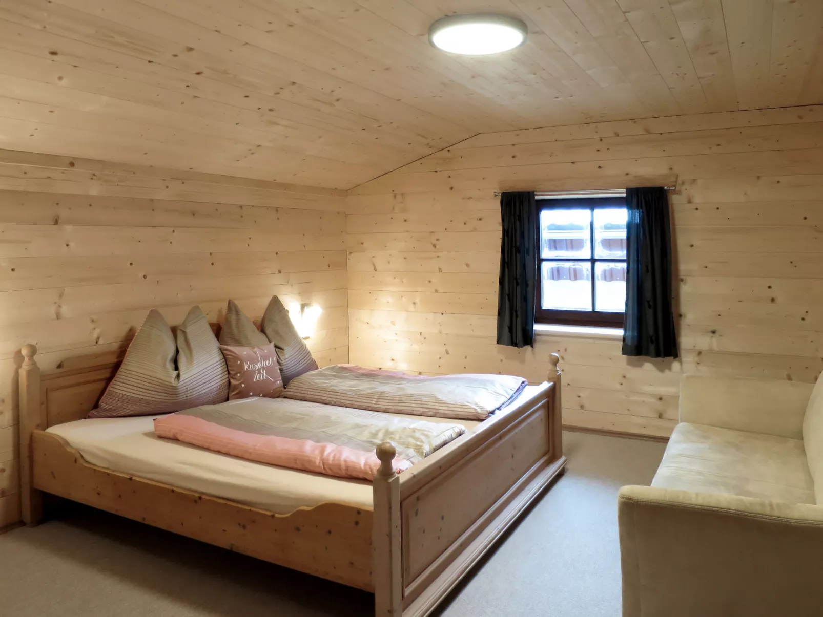Alm Chalet-Inside