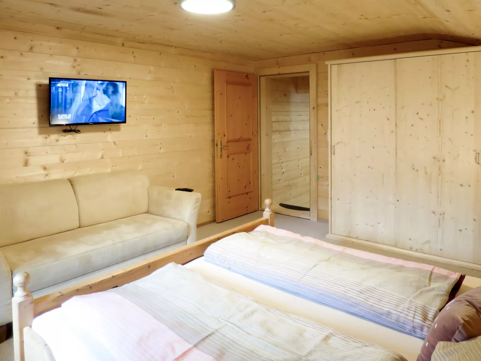 Alm Chalet-Inside