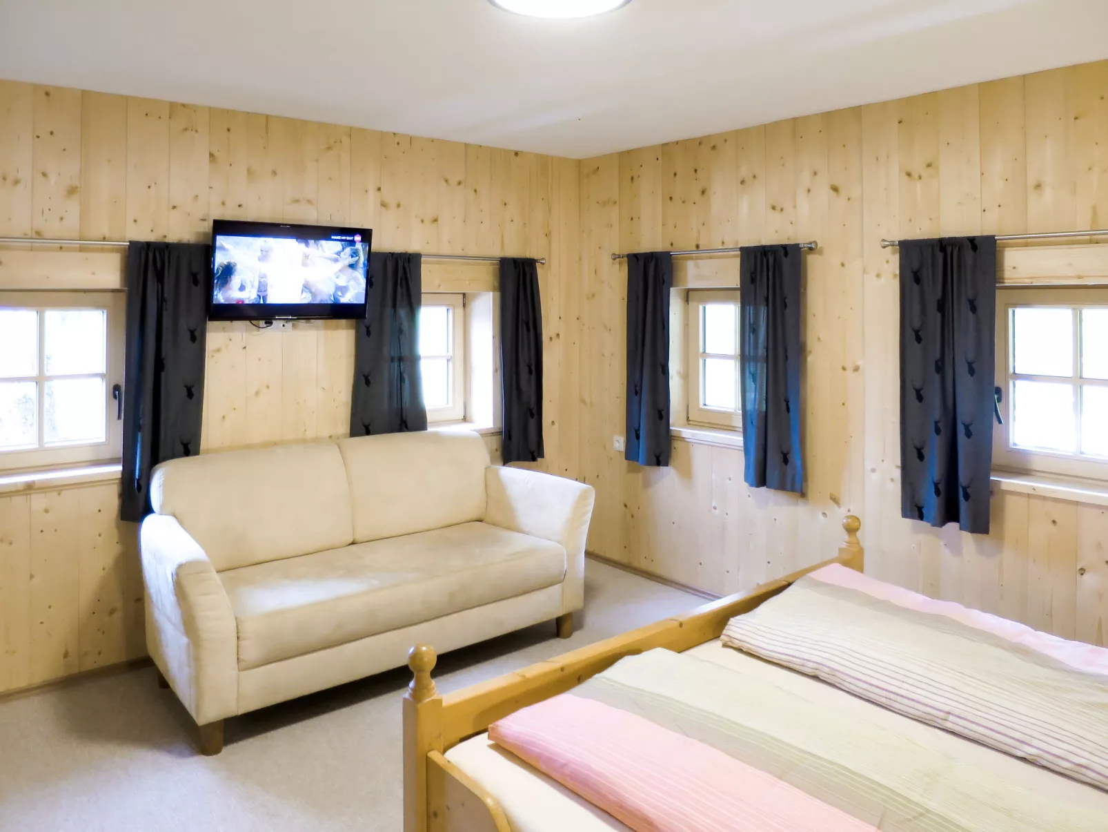 Alm Chalet-Inside