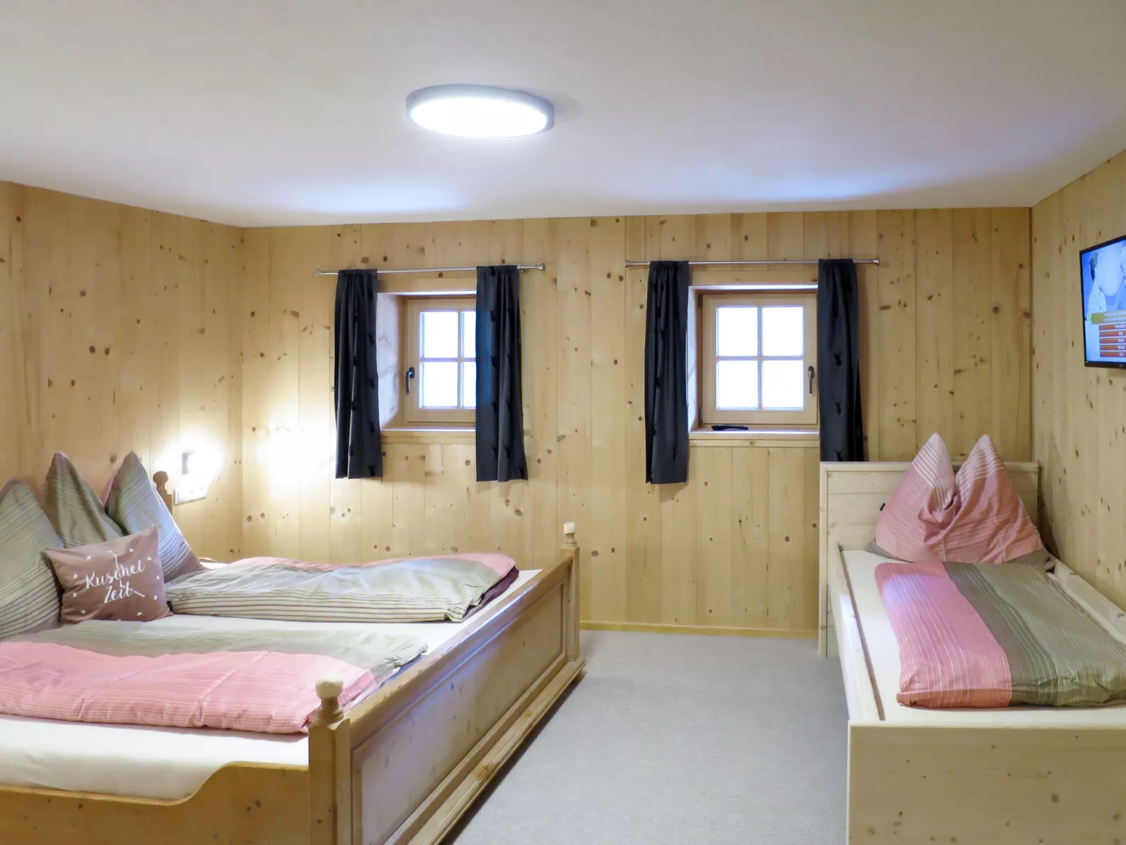 Alm Chalet-Inside