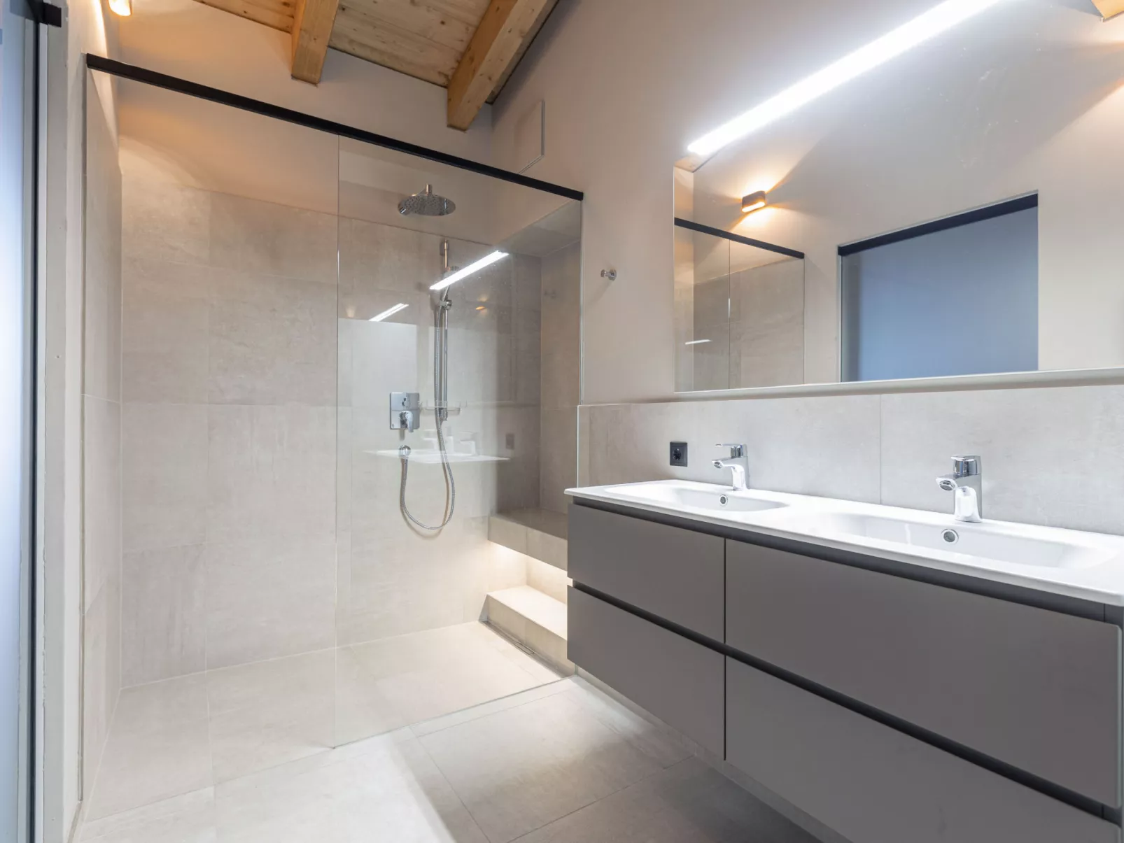 Penthouse mit 3 Schlafzimmern & Kamin-Inside
