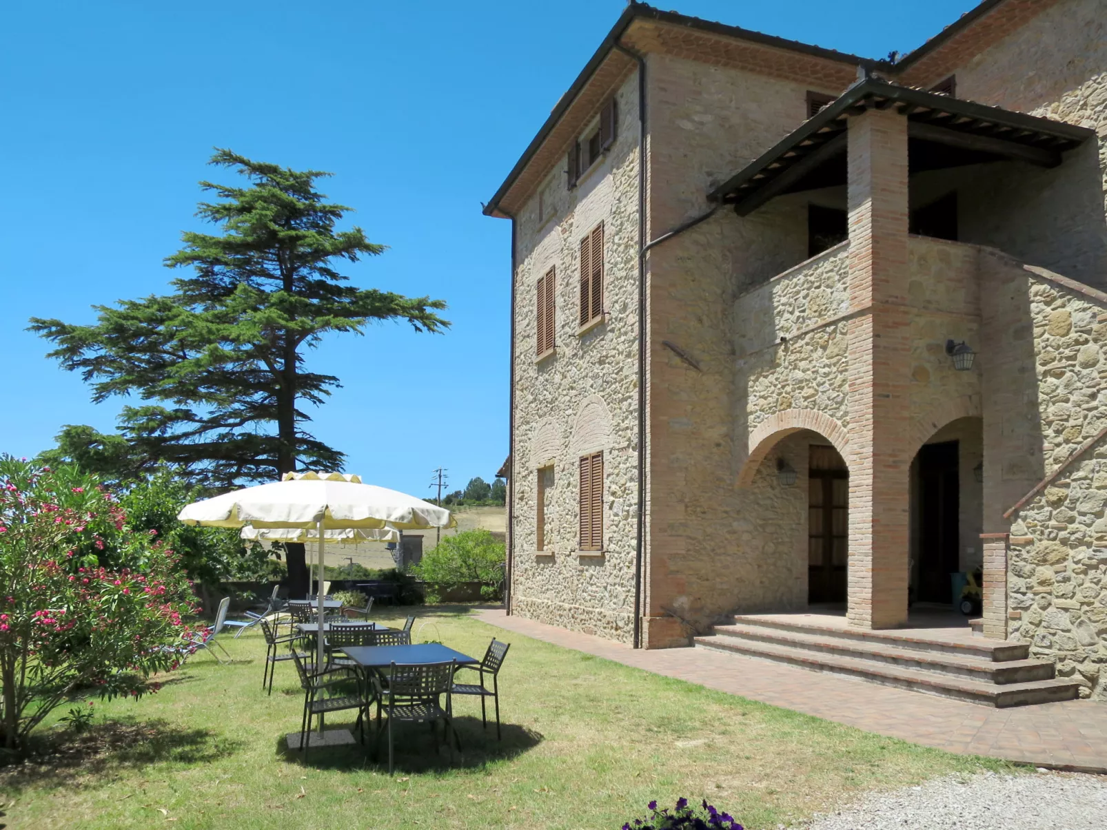 Villa Caggio-Outside