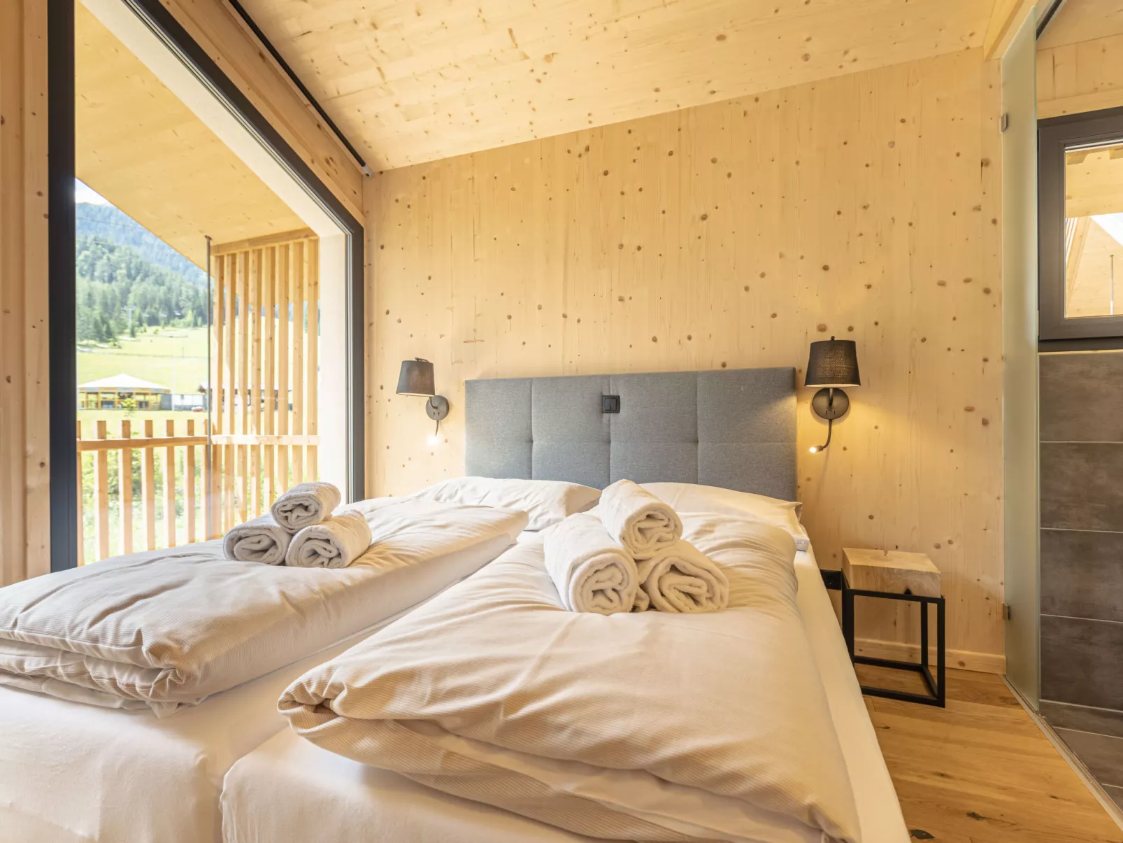 Mit 4 Schlafzimmern mit Sauna & Kamin-Inside