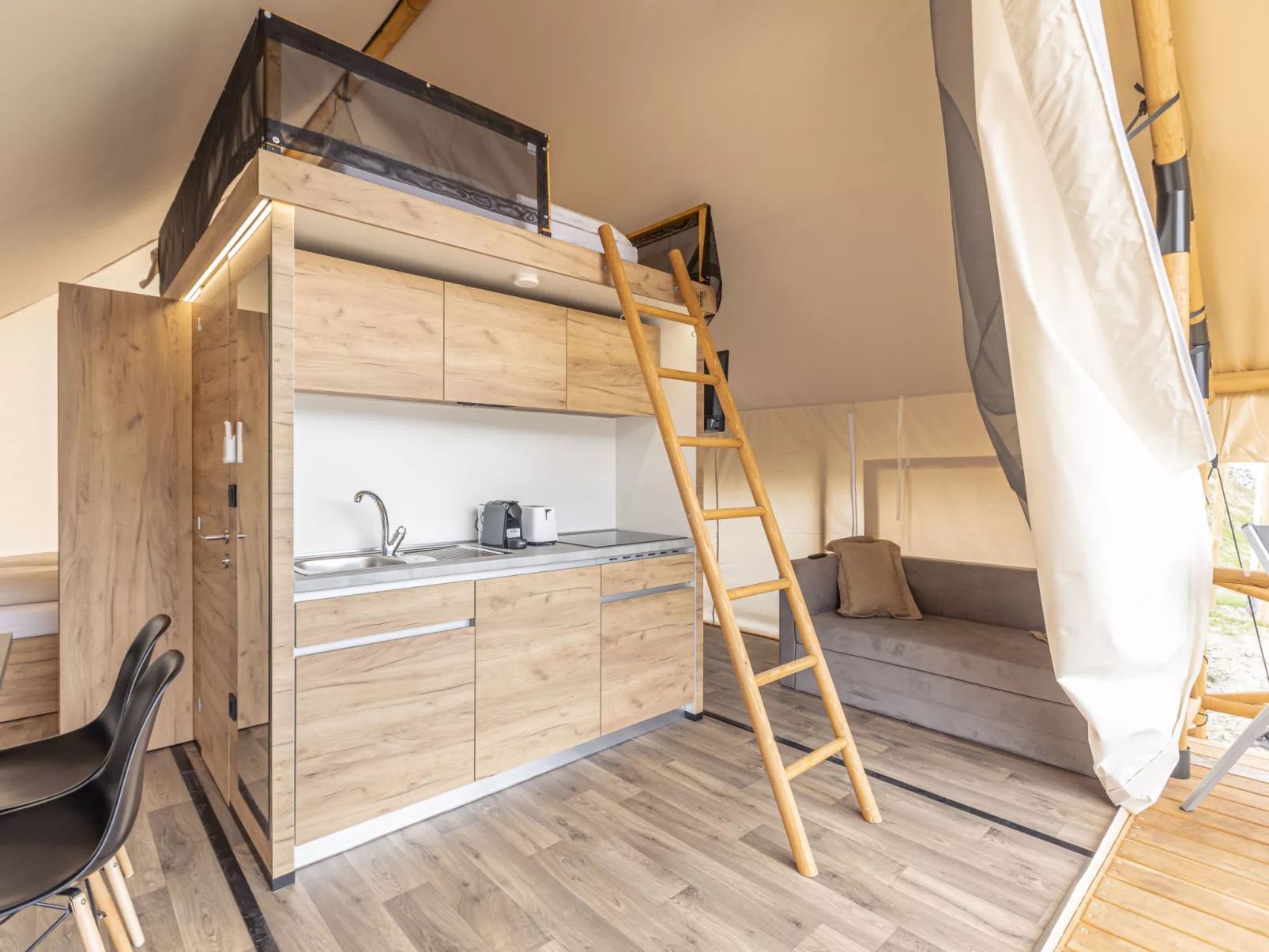 Luxuszelt Safari für 4 Personen-Inside