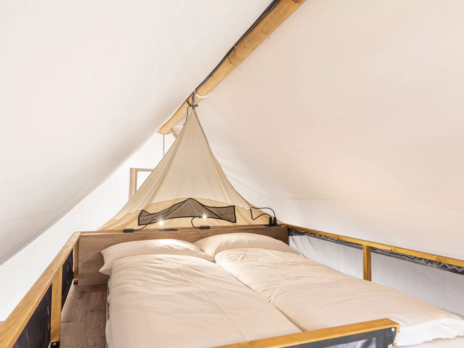 Luxuszelt Safari für 4 Personen-Inside