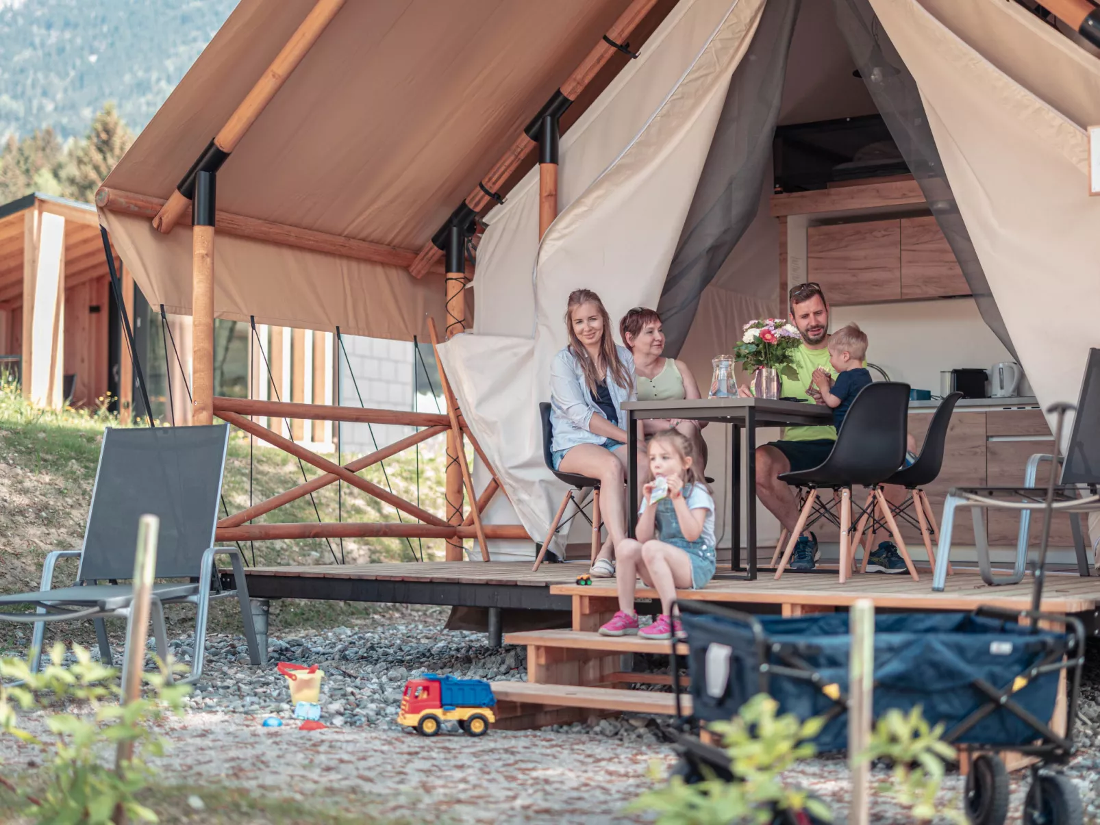 Luxuszelt Safari für 6 Personen-Outside