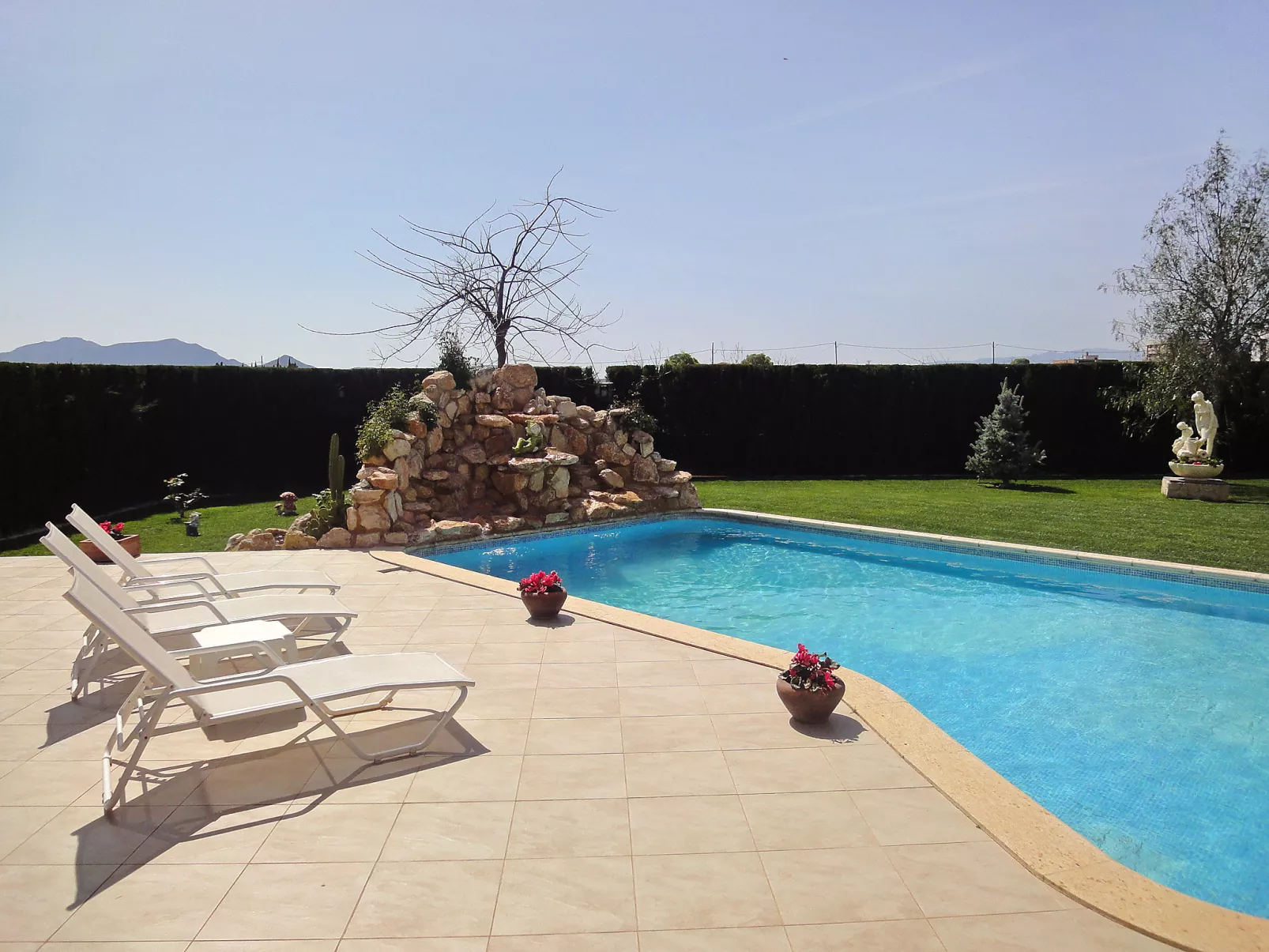 L'Aldea-Outside