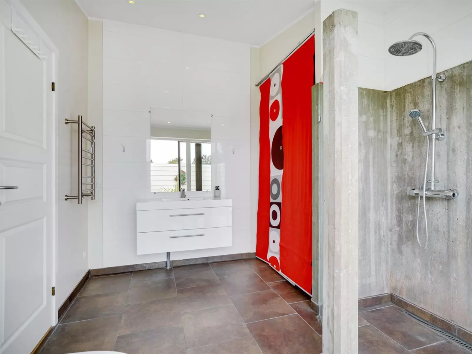 "Biorn" - 70m from the sea-Drinnen