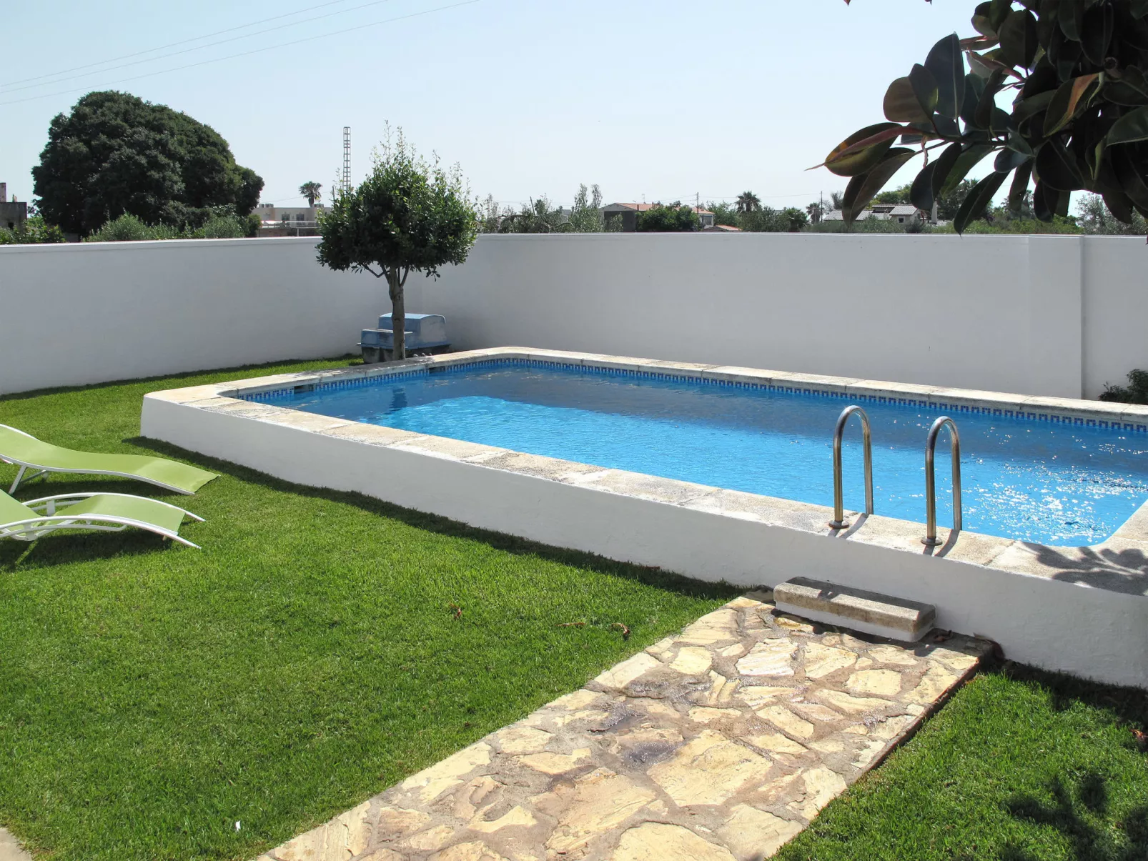 Villa Lolin-Outside