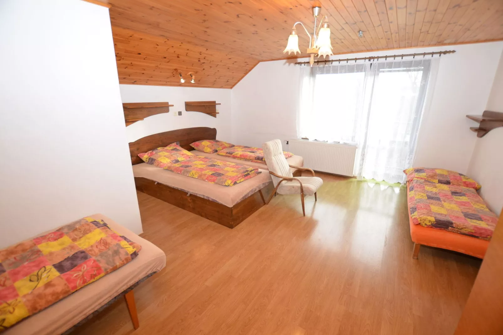 Japach-Bedroom