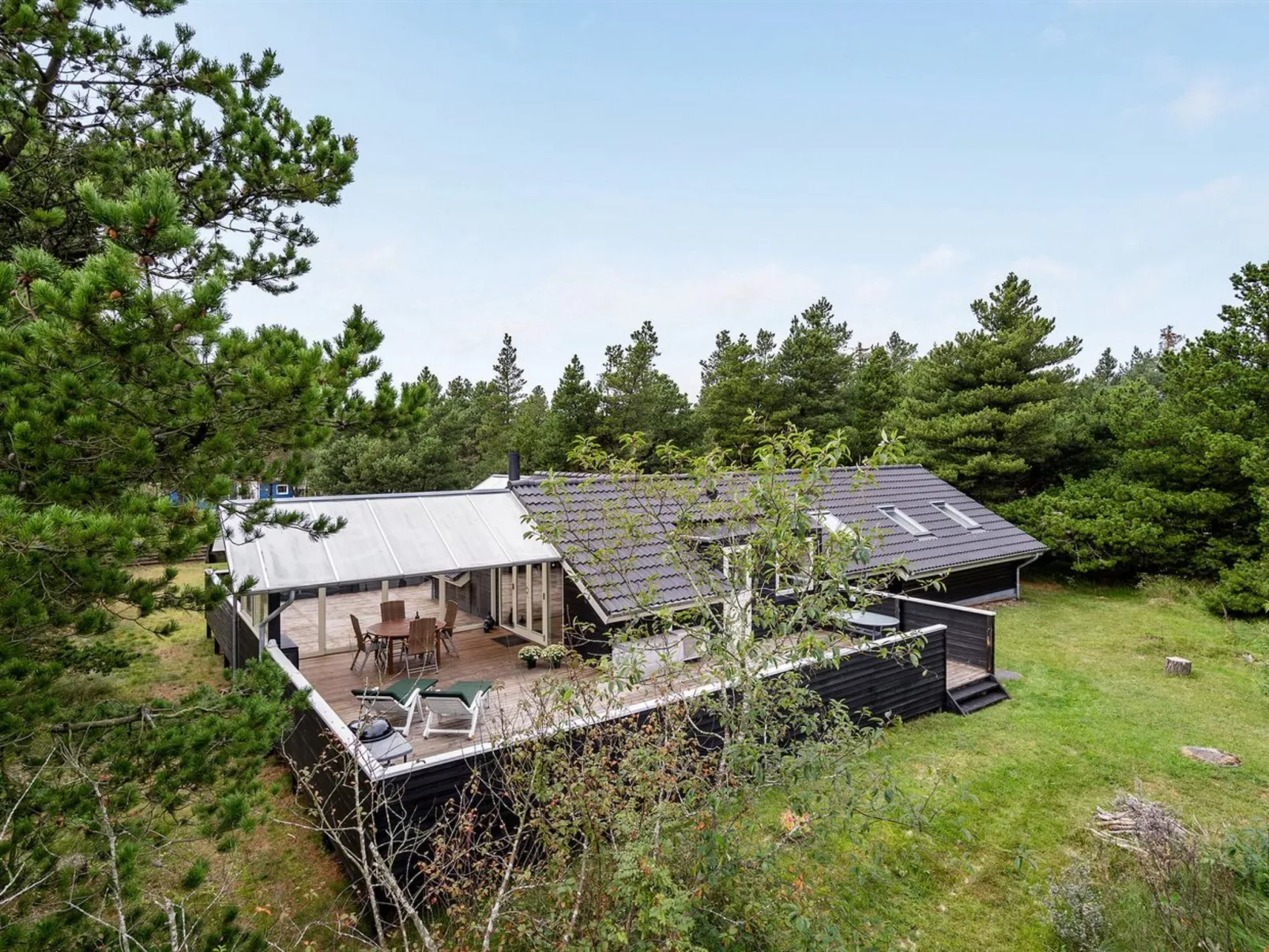 "Medard" - 2km from the sea-Outside
