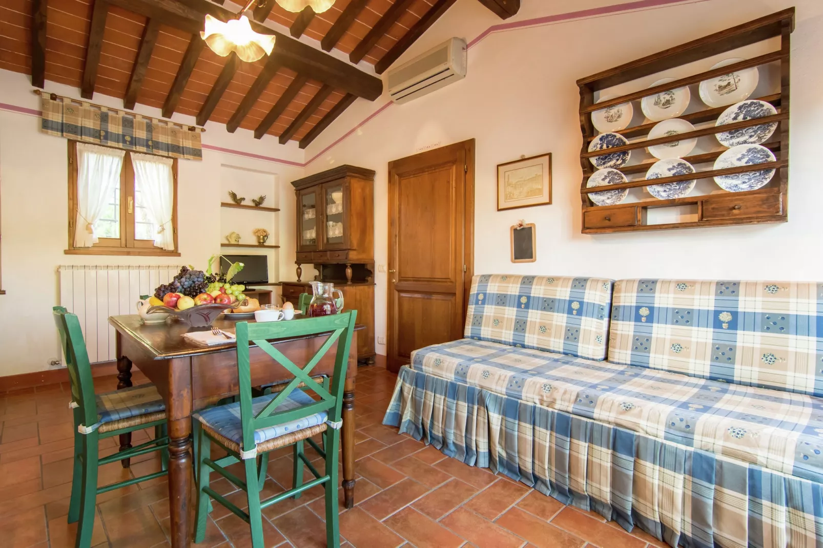 Pozzo-Living room