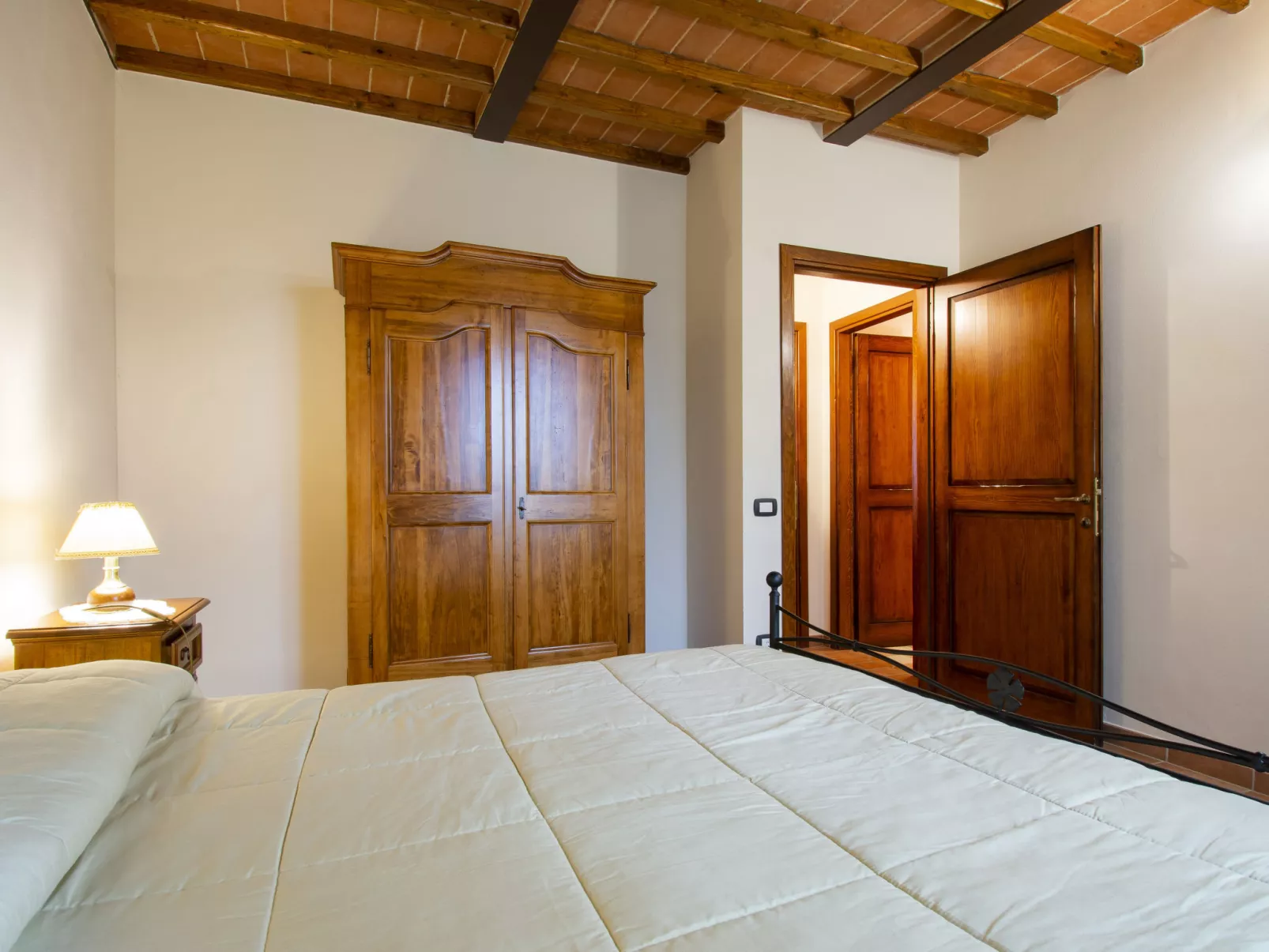 Giuggiolo (CET124)-Inside