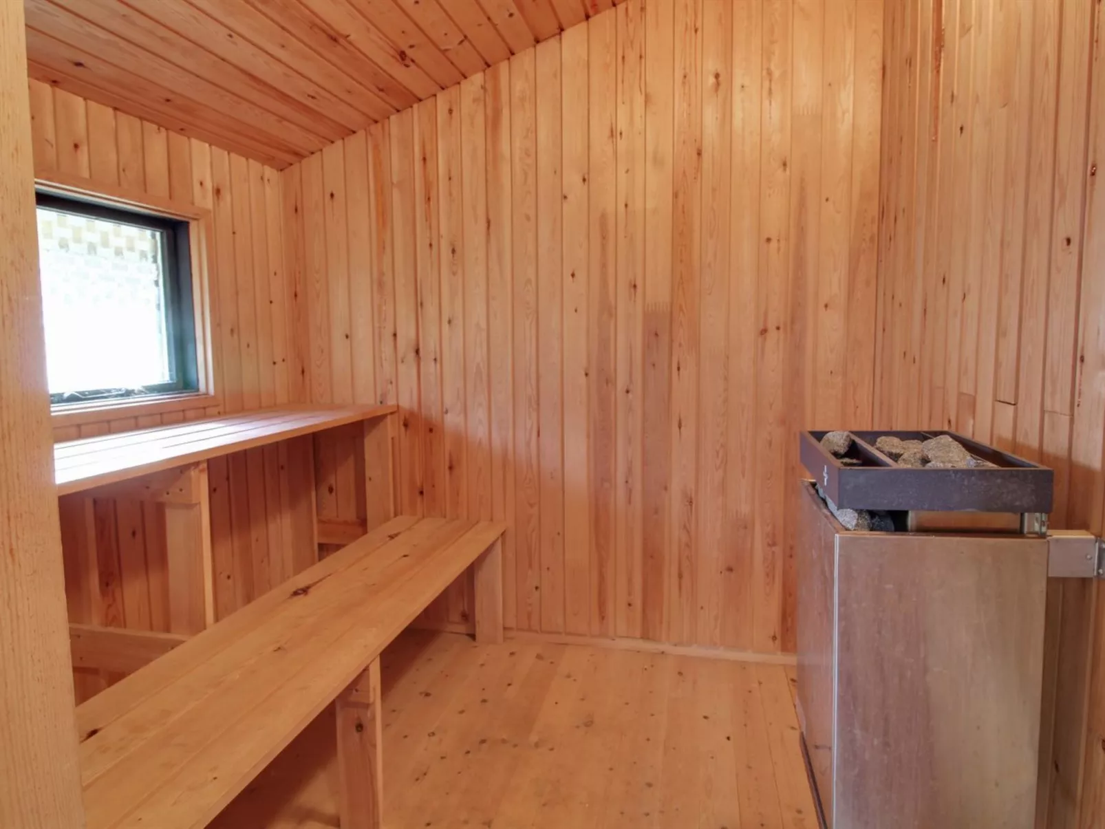 "Borghild" - 1.5km from the sea-Inside
