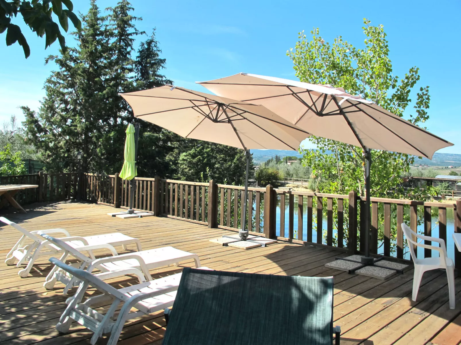 Panorama (CET125)-Outside