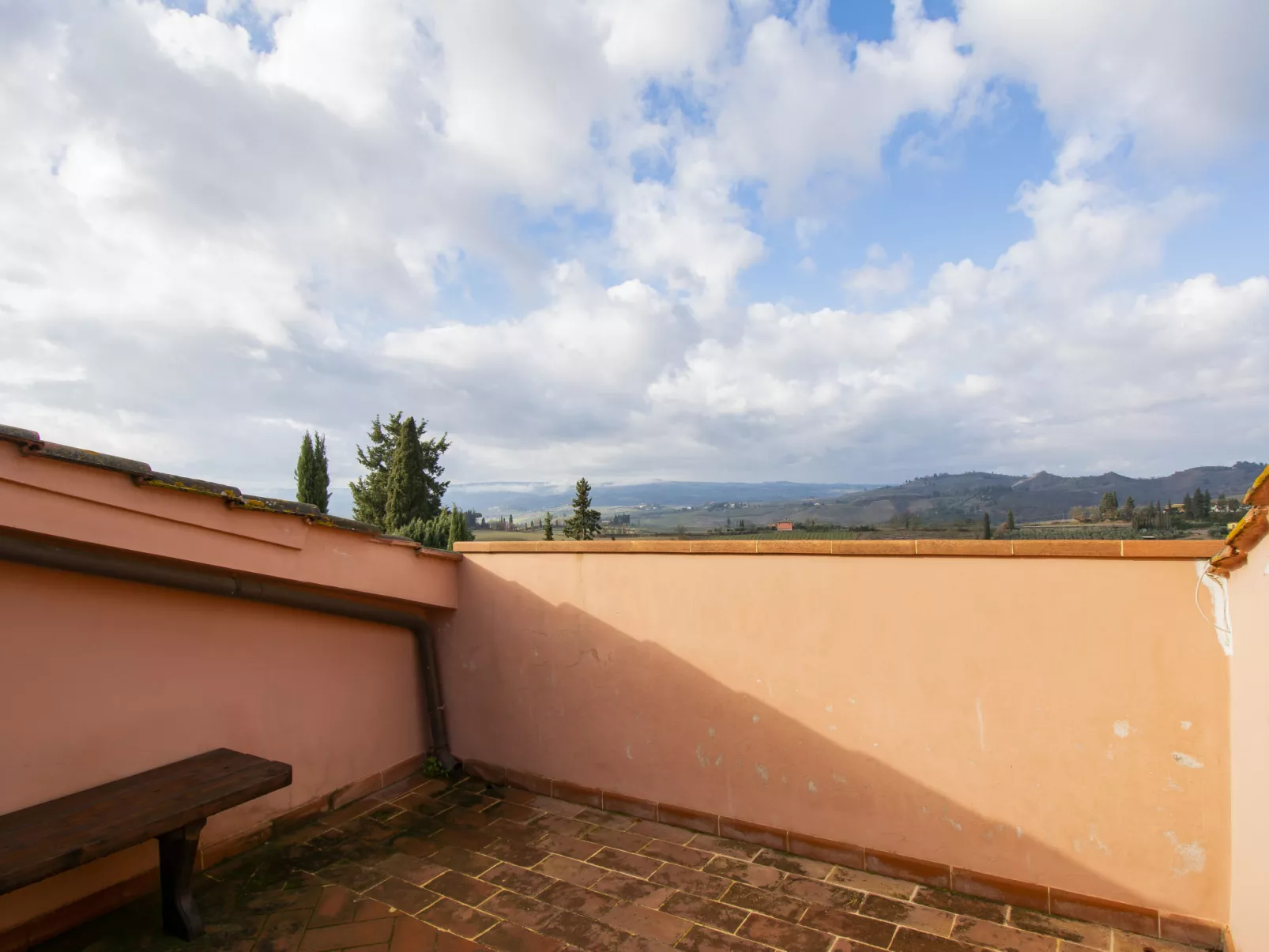 Panorama (CET125)-Outside