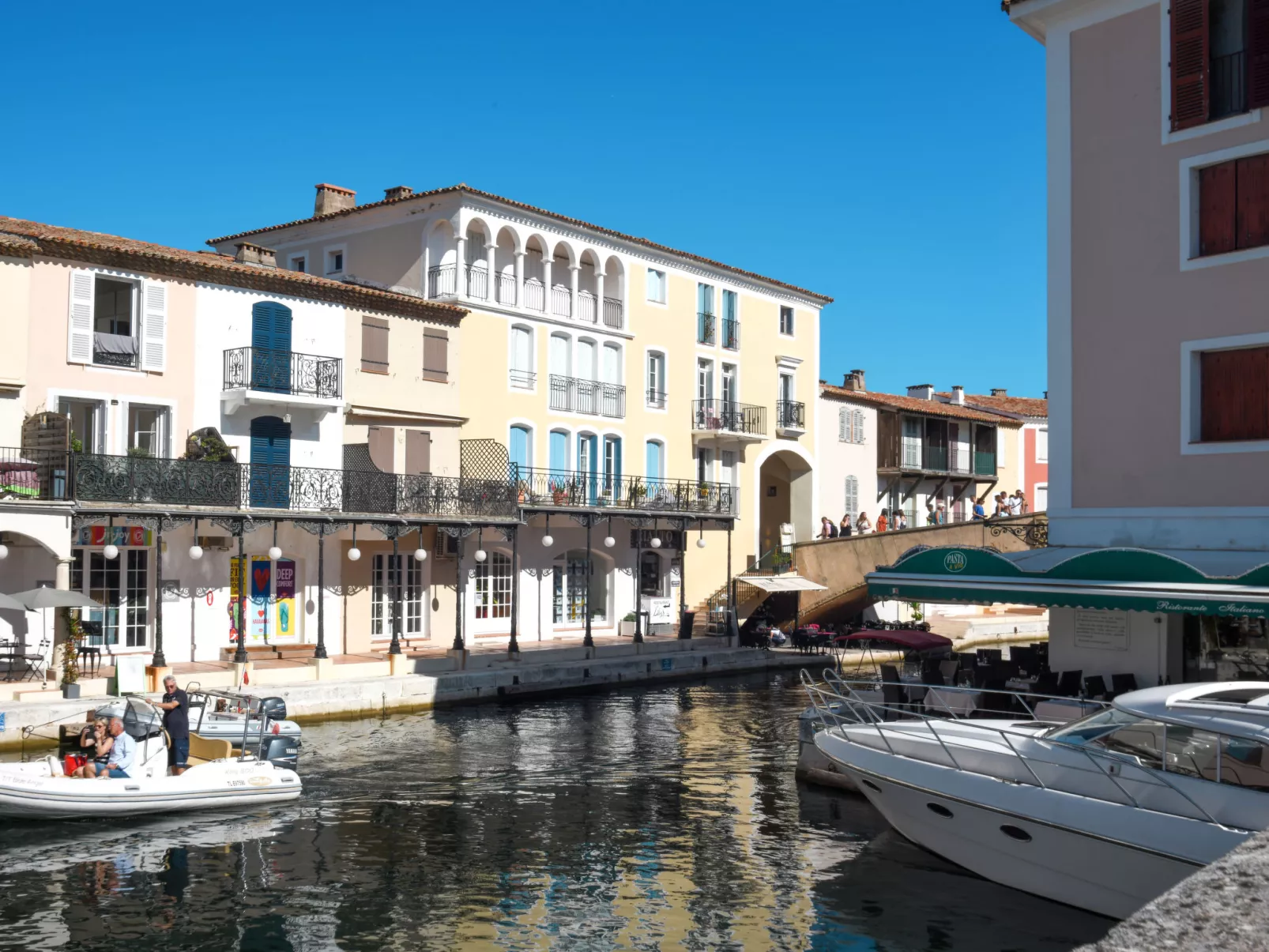 Bleu Azur-Area