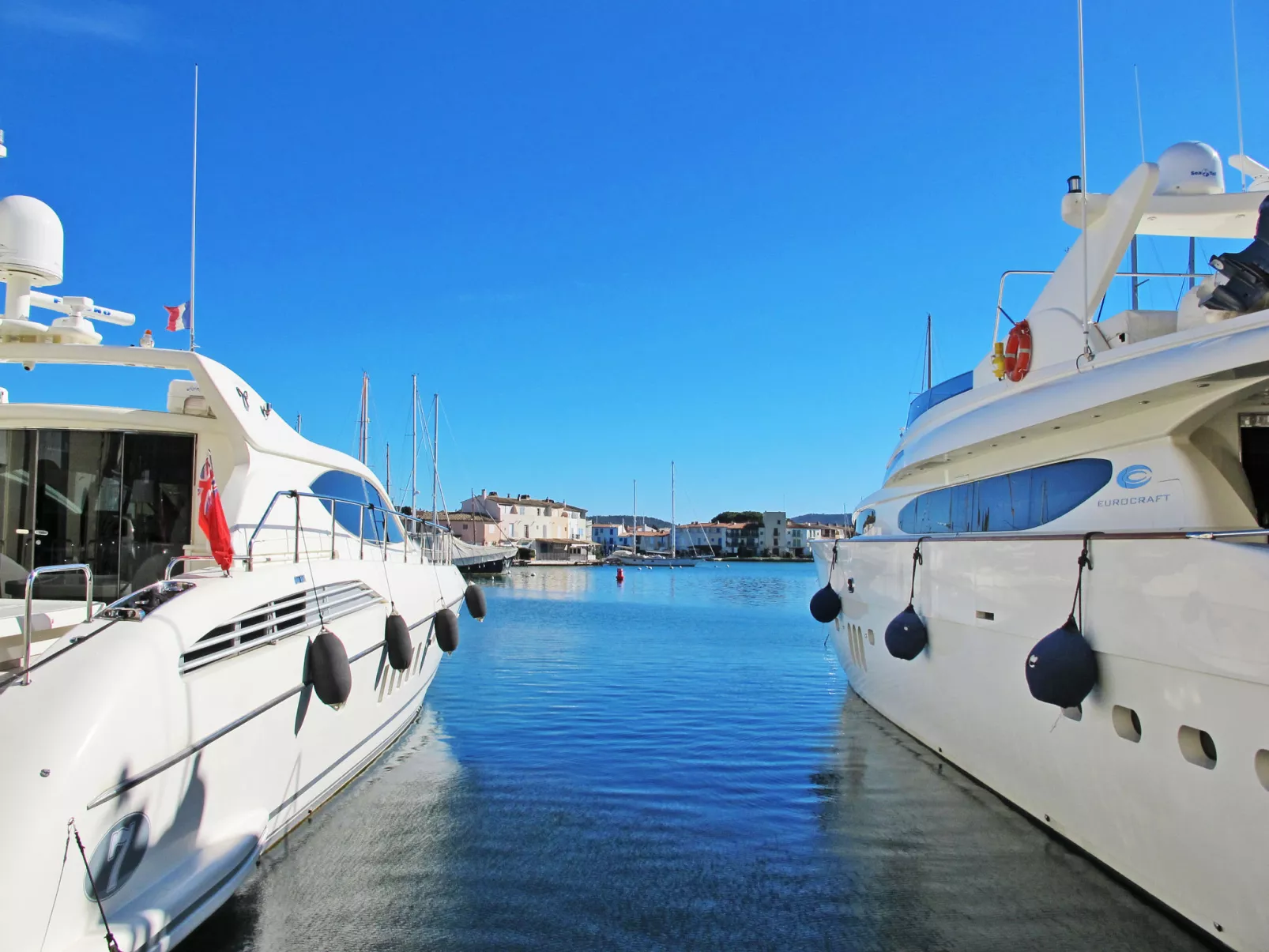 Bleu Azur-Area
