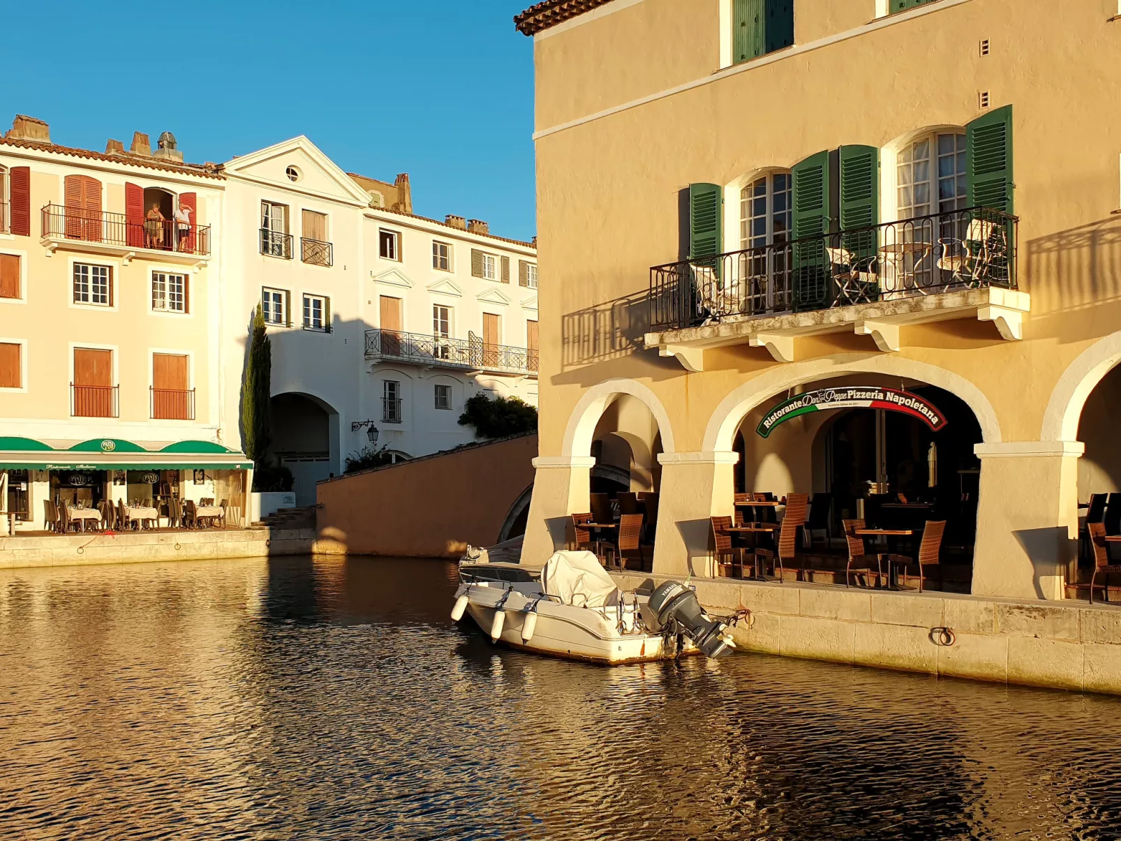 Bleu Azur-Area