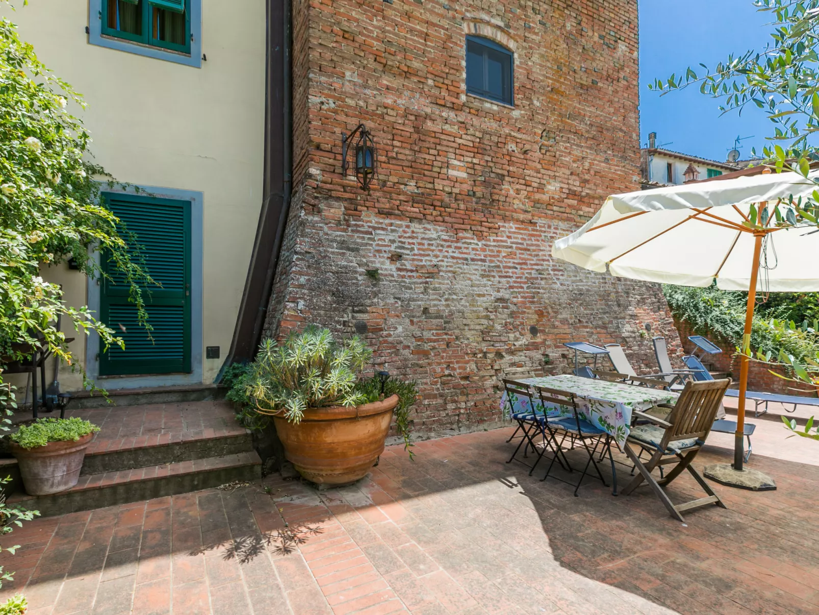 Torre di Meo-Outside