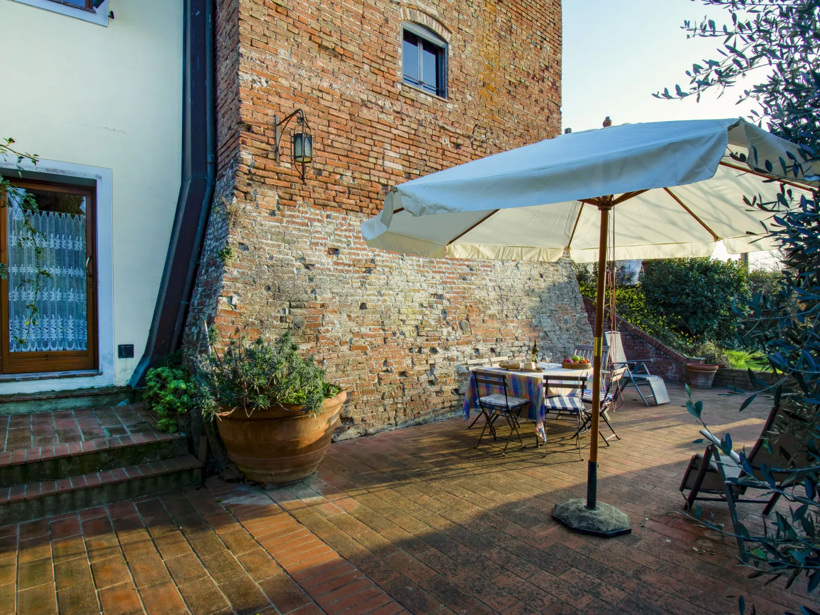 Torre di Meo-Outside