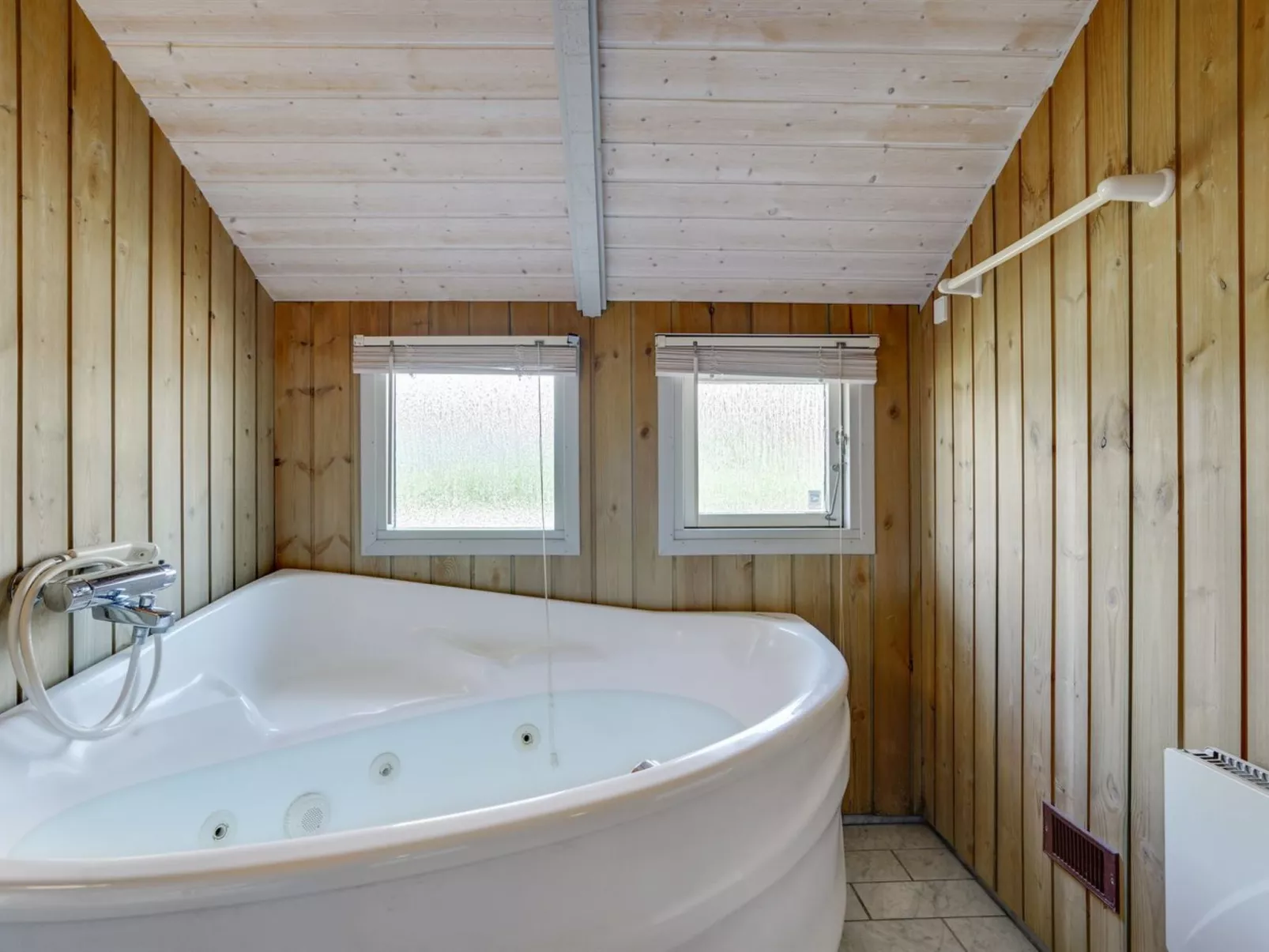 "Hithin" - 800m from the sea-Inside