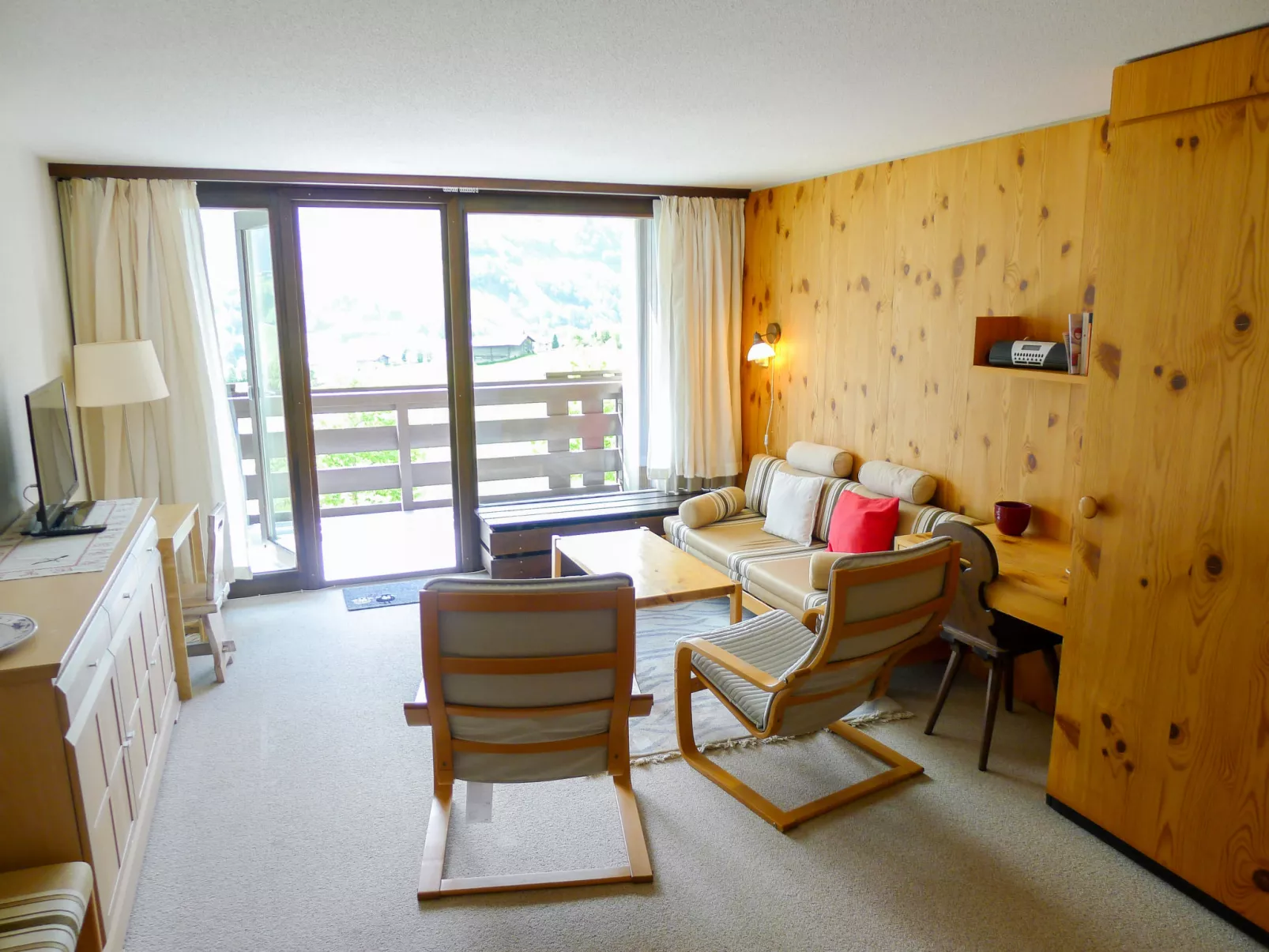 Apt C 033-Inside