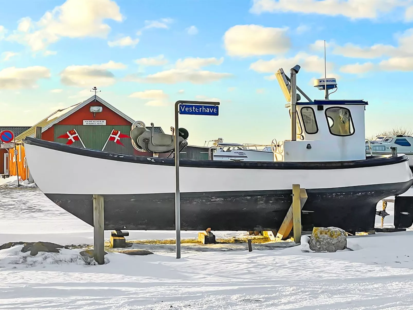 "Stacie" - 10m from the sea-Outside