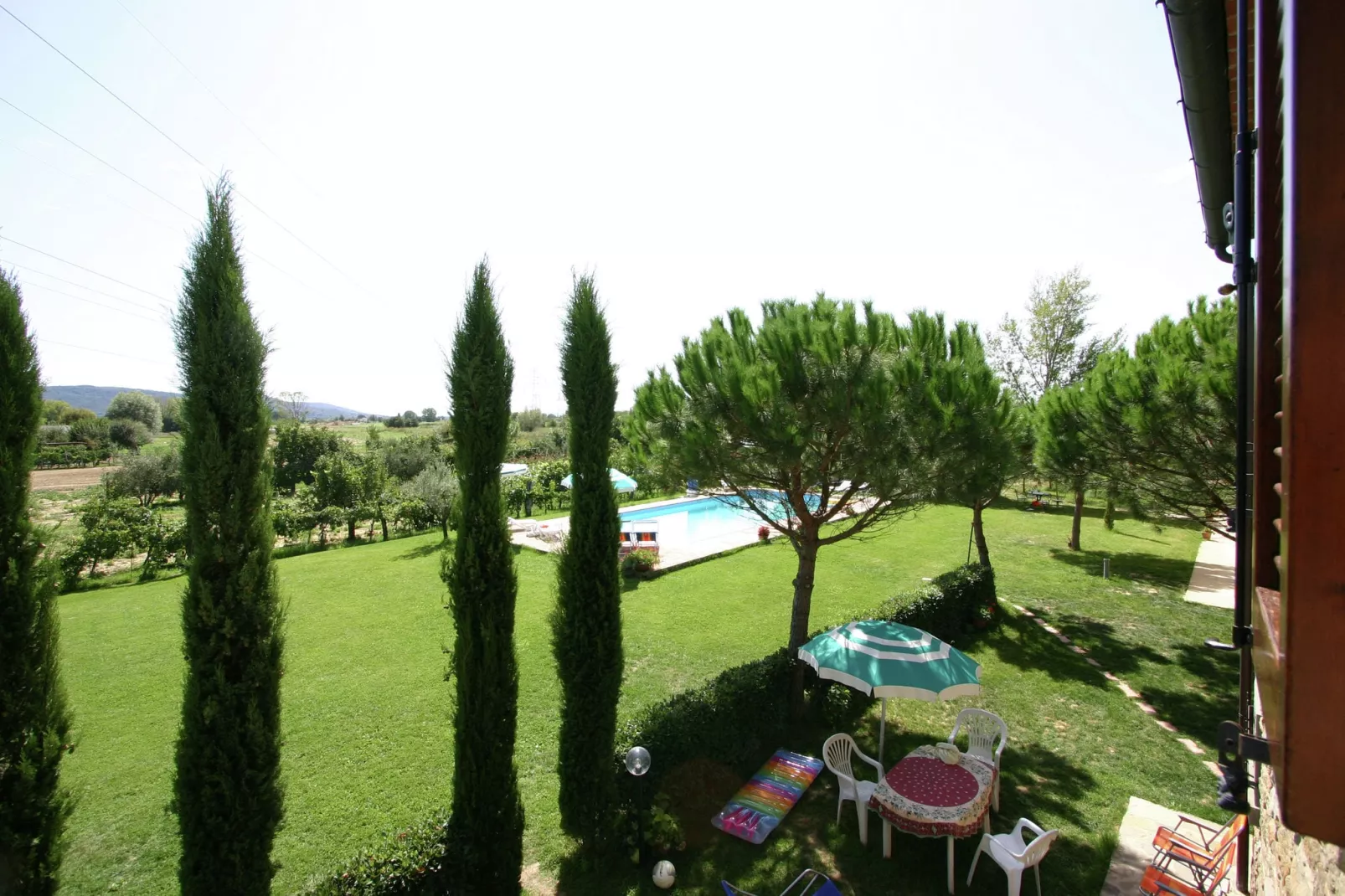 Chalet-Gardens summer