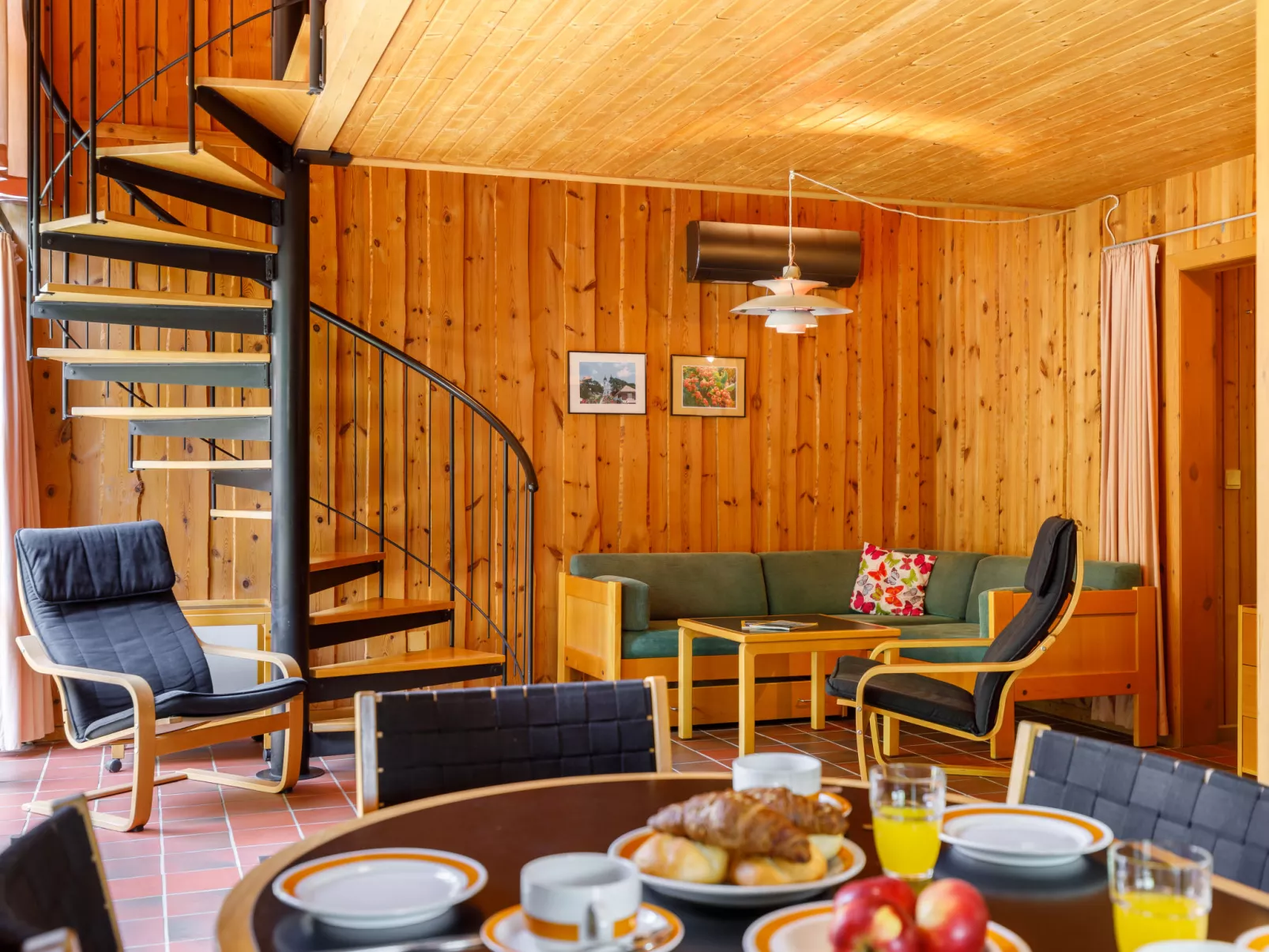 Átrium 5 fős-Drinnen