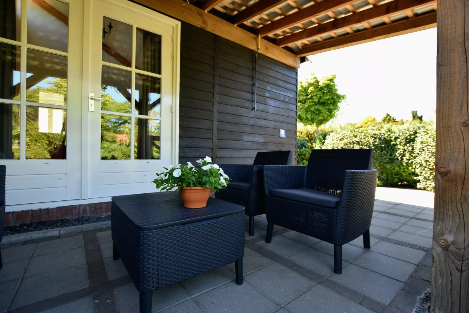 De Veluwse Vrijheid-Terrace balcony