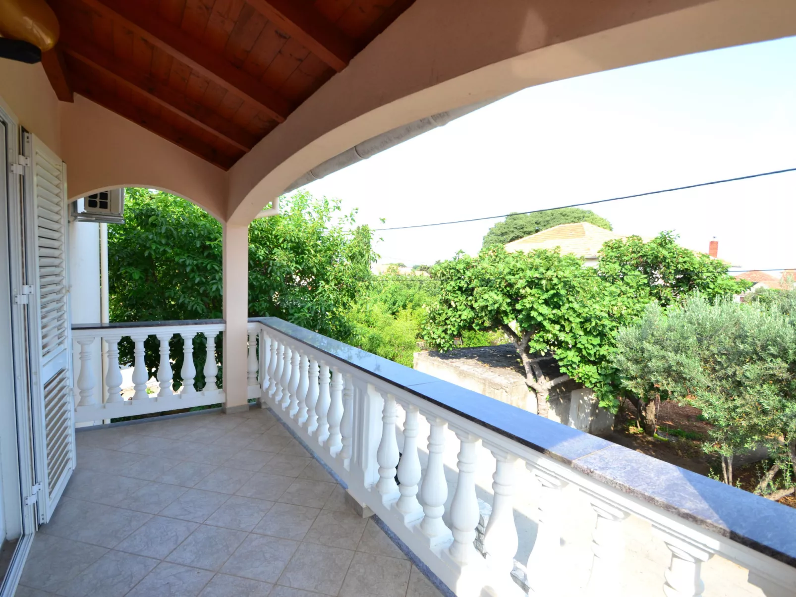 Dević-Inside
