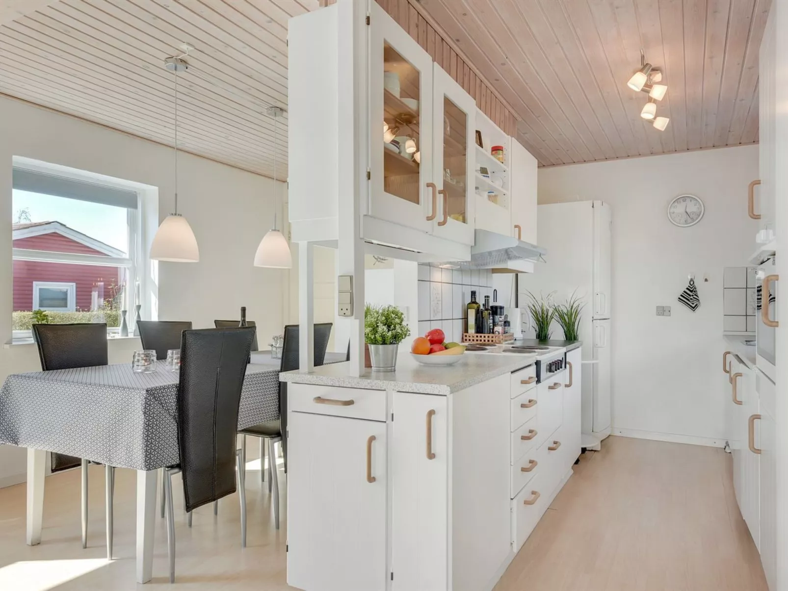"Skak" - 100m from the sea-Inside